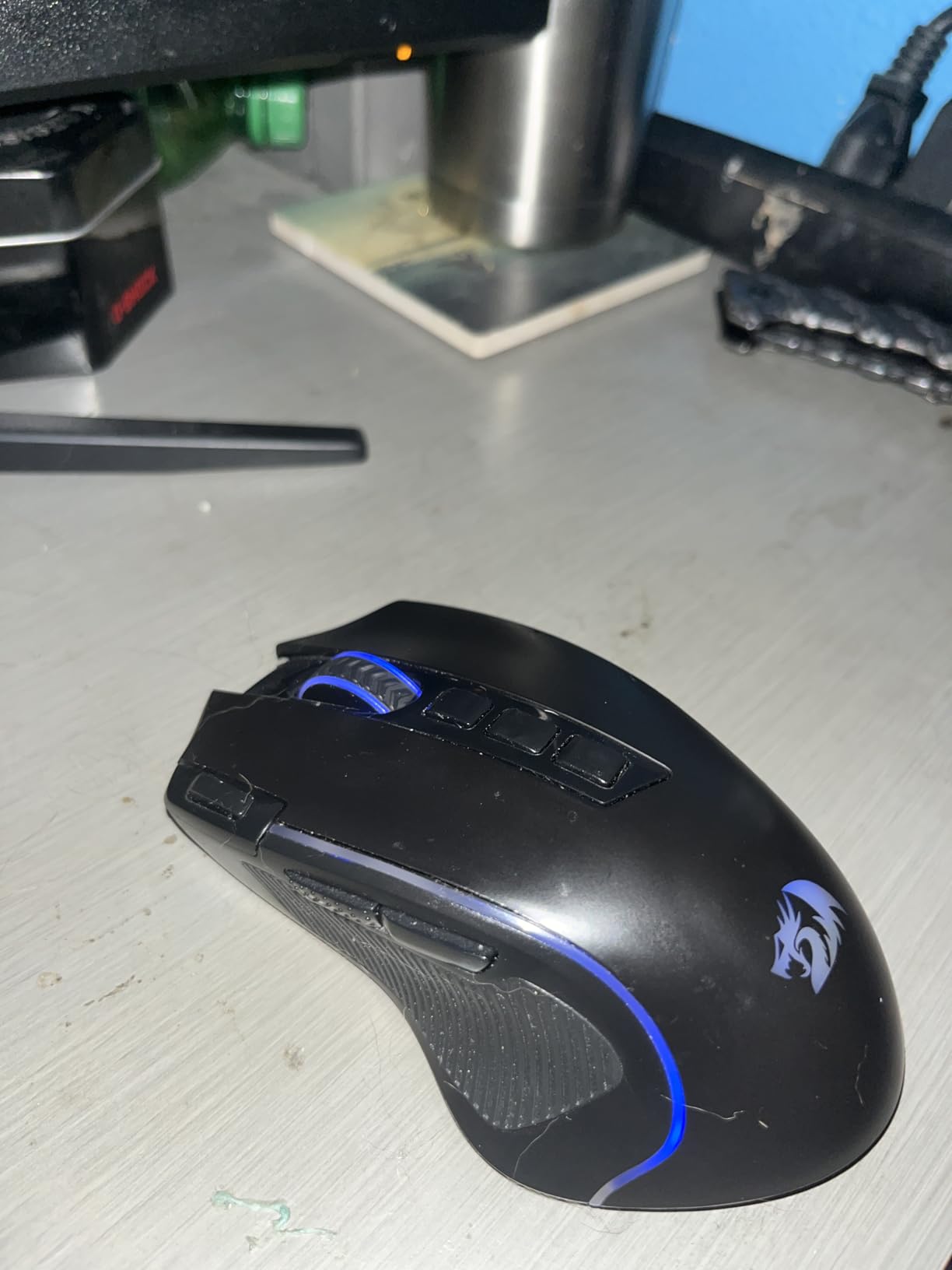 Redragon M612 PRO RGB Gaming Mouse, 8000 DPI Wired/Wireless Optical Mouse with 9 Programmable Buttons & 7 Backlit Modes, BT & 2.4G Wireless, Software Supports DIY Keybinds Rapid Fire Button - Customer Photo 2