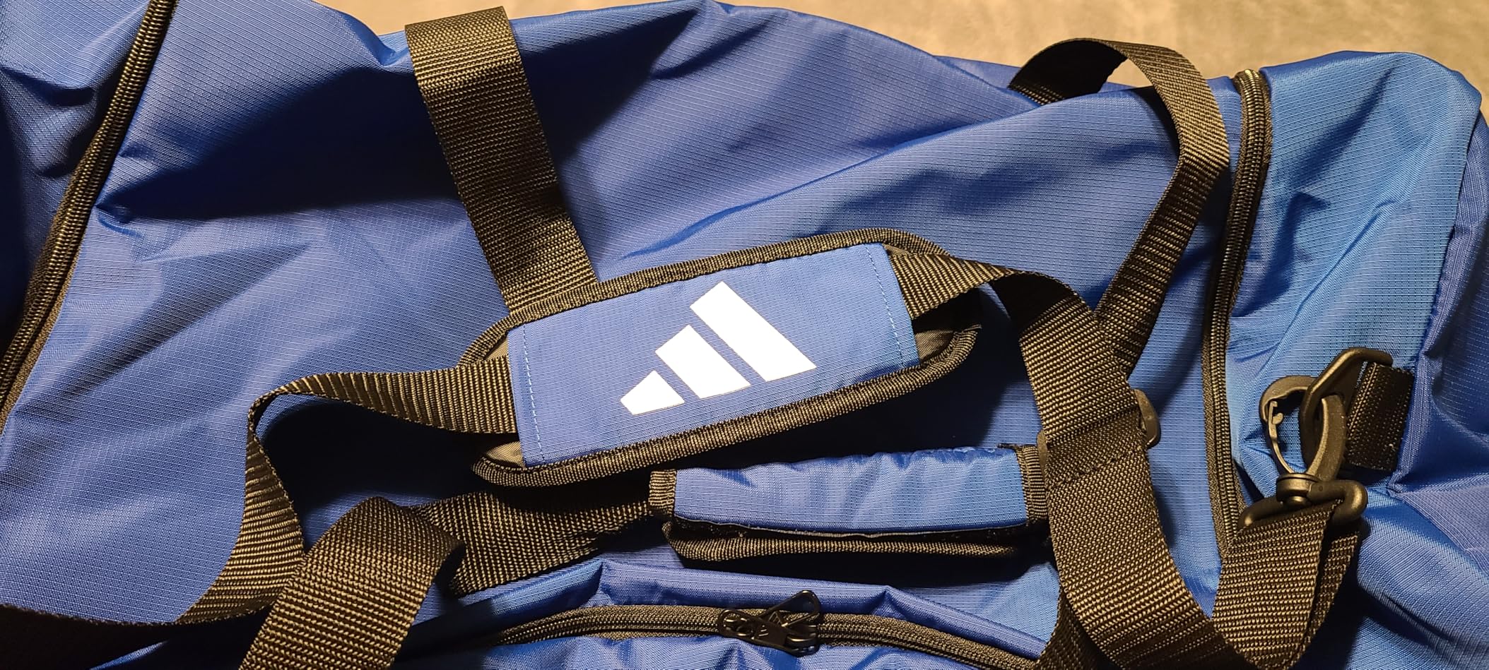 adidas Defender 5.0 Duffel Bag – Durable for Sports, Gym & Travel Customer Review adidas Defender 5.0 Duffel Bag – Durable for Sports, Gym & Travel - Customer Photo 2