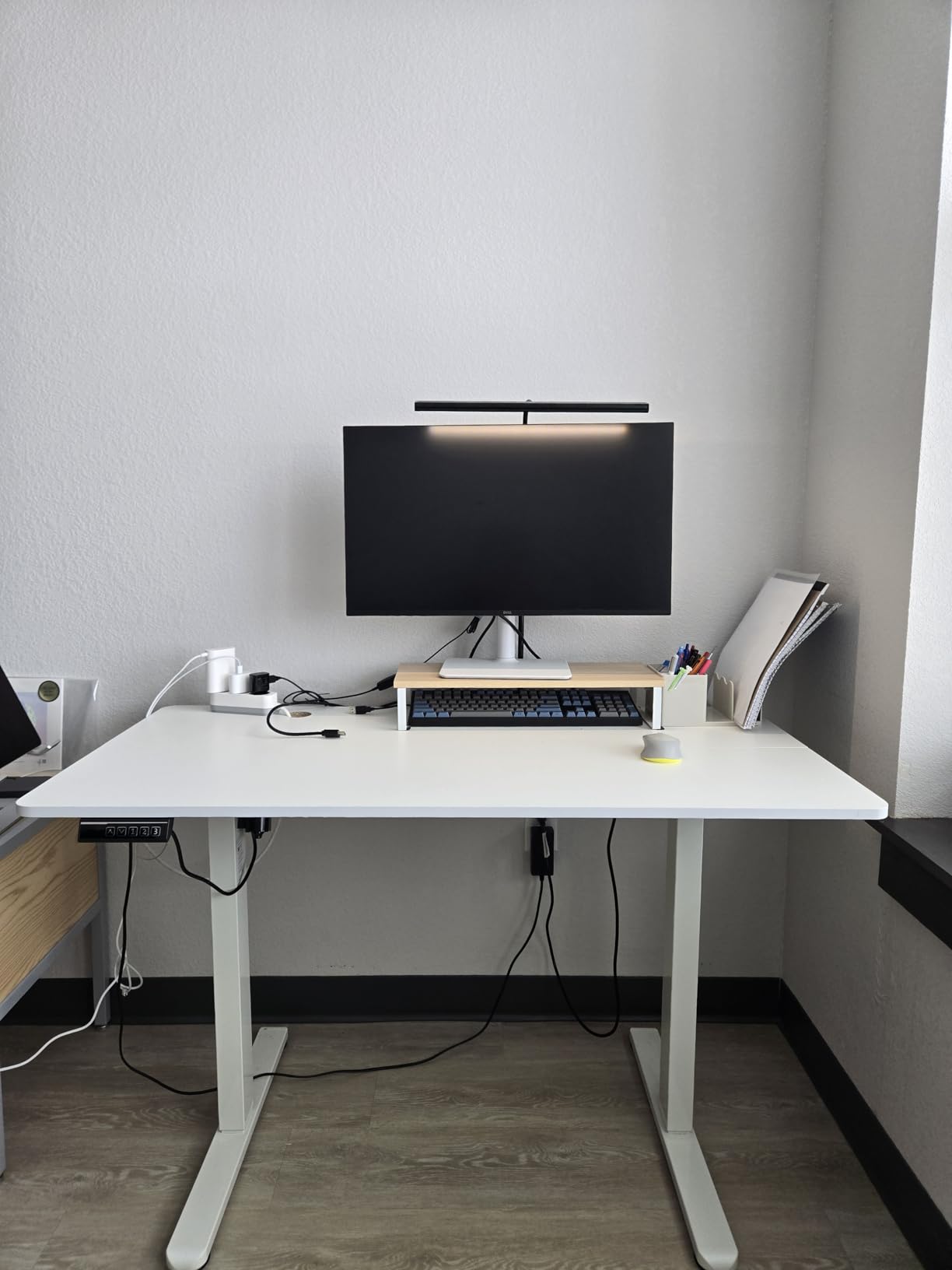 Dell S2425HS Monitor - 23.8 Inch, FHD (1920x1080) Display, 100Hz Refresh Rate 1500:1 Contrast Ratio, TÜV Rheinland Eye Comfort 4 Star, Integrated 2x5W Speaker, Height/Tilt/Swivel/Pivot - Ash White Customer Review Dell S2425HS Monitor - 23.8 Inch, FHD (1920x1080) Display, 100Hz Refresh Rate 1500:1 Contrast Ratio, TÜV Rheinland Eye Comfort 4 Star, Integrated 2x5W Speaker, Height/Tilt/Swivel/Pivot - Ash White - Customer Photo 1