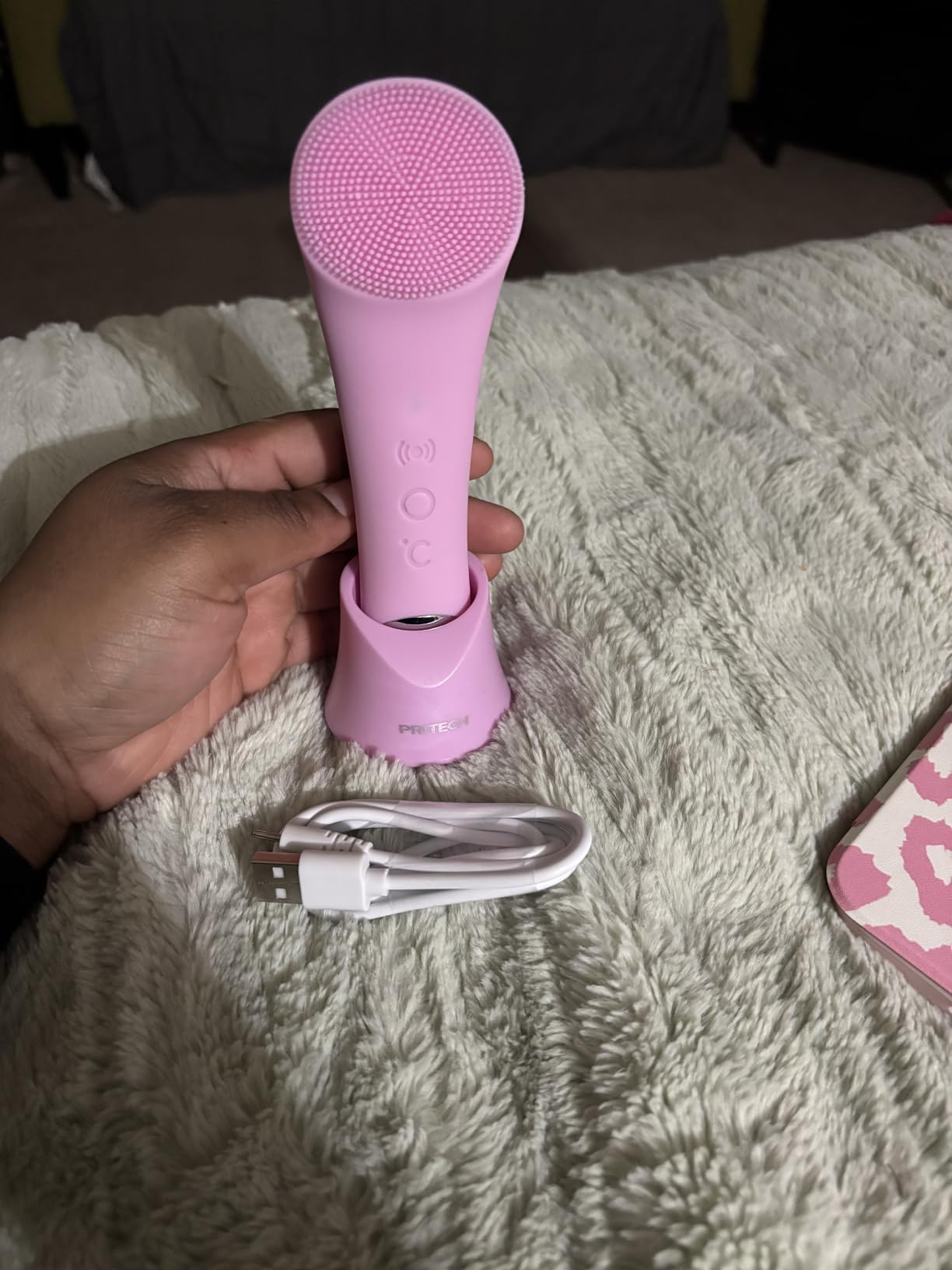 PRITECH Facial Cleansing Brush, Rechargeable Silicone Face Scrubber with Heat Massage End, Vibrating Exfoliator Scrubber for Deep Cleaning, Waterproof Face Brush for Women and Men (Pink) Customer Review PRITECH Facial Cleansing Brush, Rechargeable Silicone Face Scrubber with Heat Massage End, Vibrating Exfoliator Scrubber for Deep Cleaning, Waterproof Face Brush for Women and Men (Pink) - Customer Photo 1