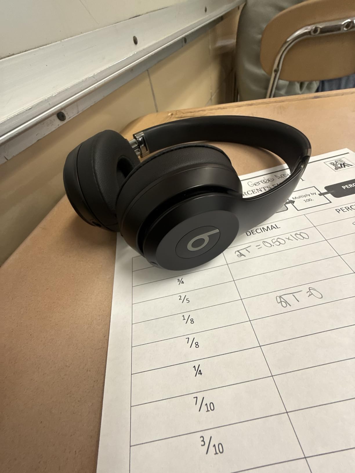 Beats Solo 4 - Wireless On-Ear Bluetooth Headphones, Up to 50-Hour Battery Life, Ultra-Lightweight Comfort, Powerful and Balanced Sound, Apple & Android Compatible - Matte Black - Customer Photo 1