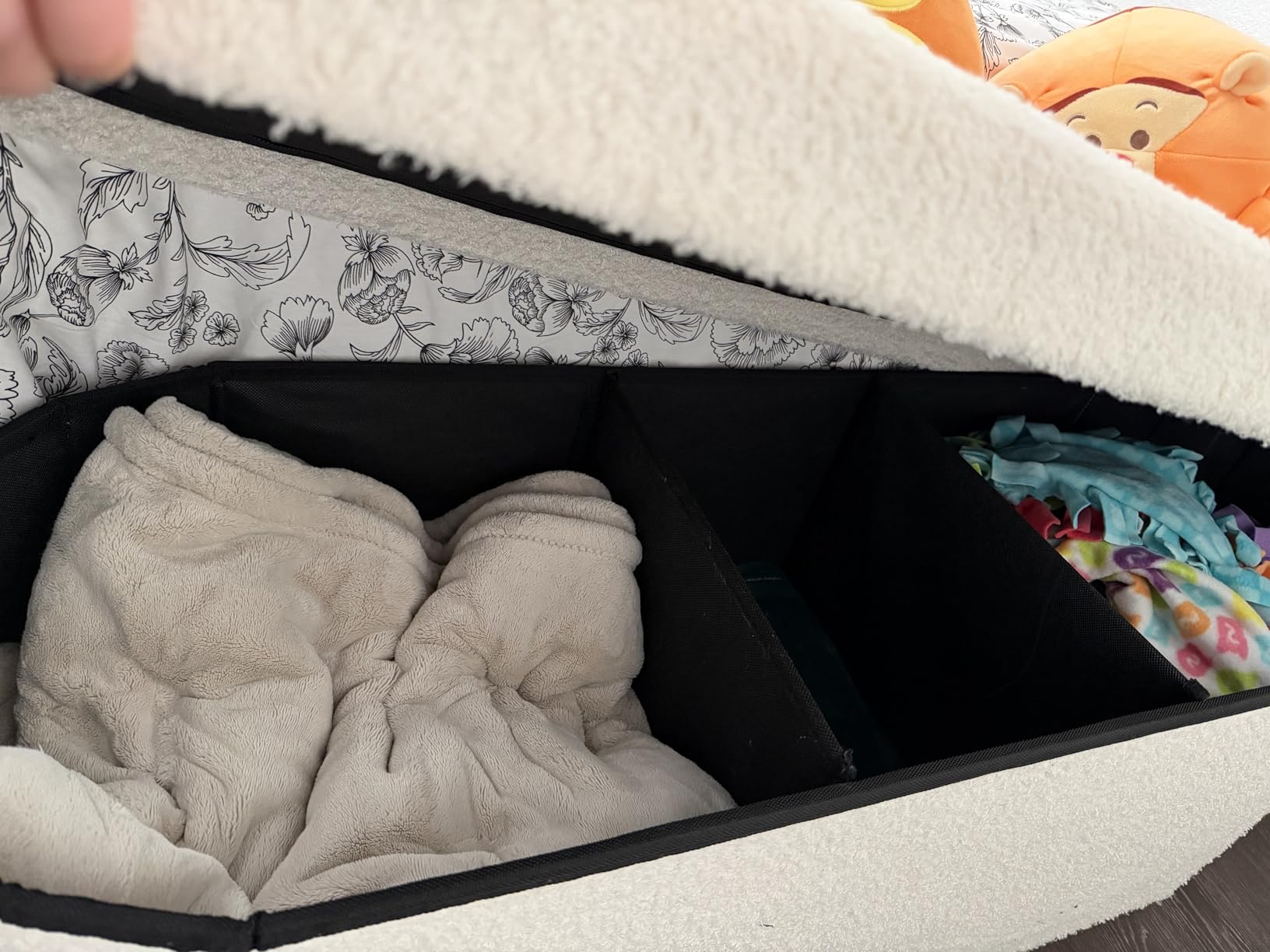 B FSOBEIIALEO Ottoman with Storage for Living Room, Sherpa Folding Storage Ottoman Foot Rest, 43.3 Inches Collapsible Bedroom Bench White - Customer Photo 1