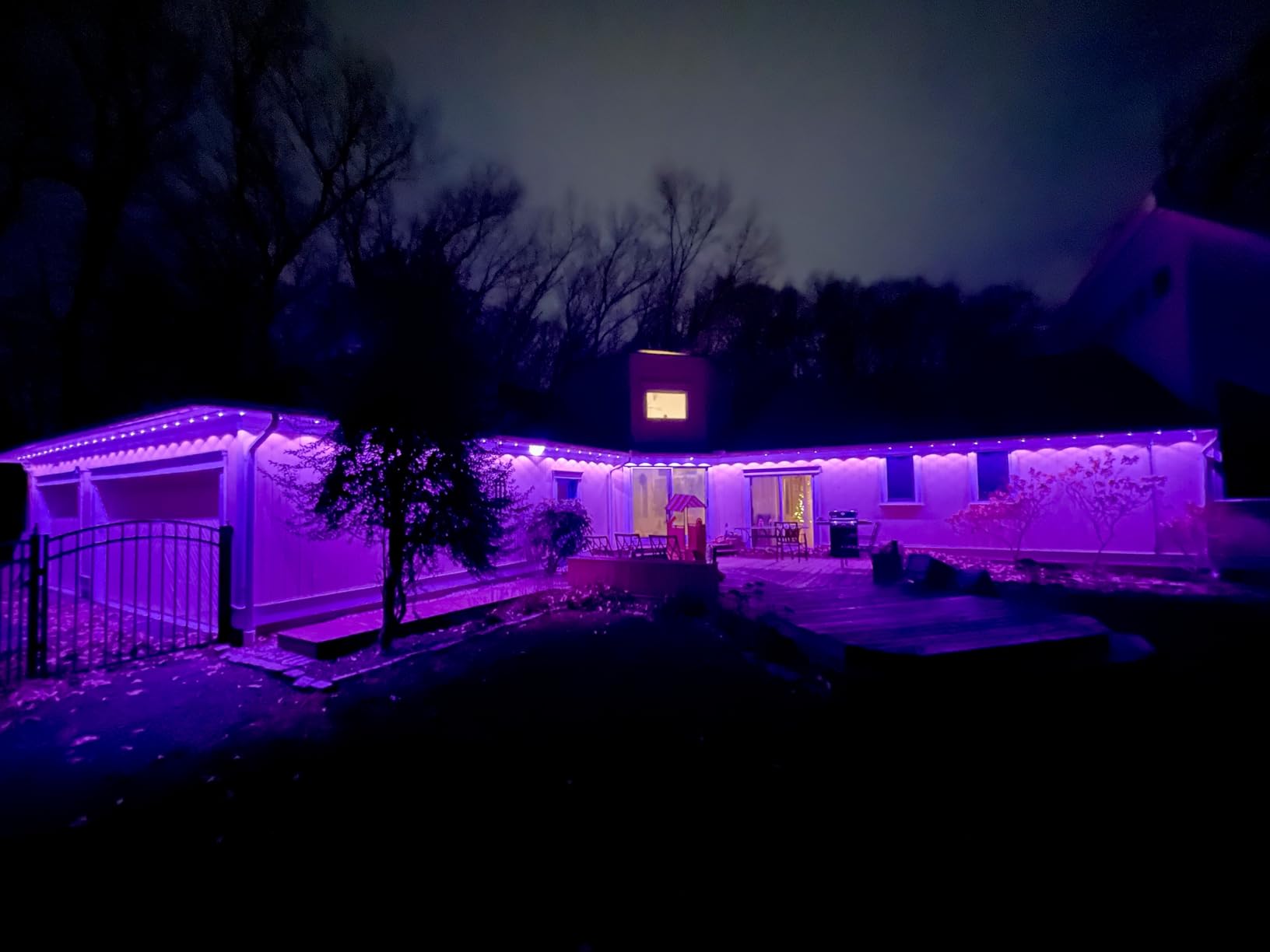 Govee Permanent Outdoor Lights 2, 100ft RGBIC Outdoor Lights with 72 LED Lights, IP67 Waterproof, 100 Scene Modes with 40lm White for Outdoor Decorations, Works with Alexa, Google Assistant, White Customer Review Govee Permanent Outdoor Lights 2, 100ft RGBIC Outdoor Lights with 72 LED Lights, IP67 Waterproof, 100 Scene Modes with 40lm White for Outdoor Decorations, Works with Alexa, Google Assistant, White - Customer Photo 2