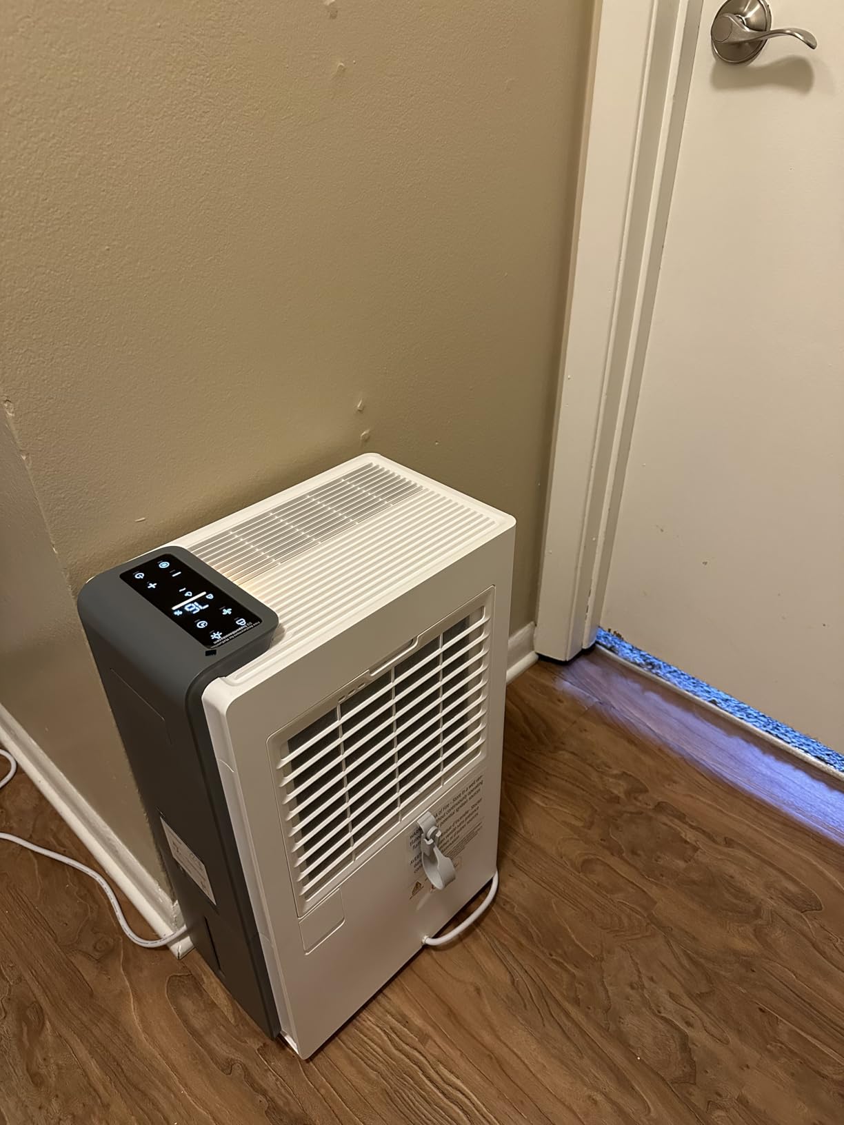 4500 Sq.Ft Most Efficient Energy Star 2025 Dehumidifier,AEOCKY Max 80 Pint/D(Standard 56Pint/D) Smart Compressor Dehumidifier with Drain Hose, Intelligent Humidistat,for Basement,Bedroom,Home,Bathroom - Customer Photo 2
