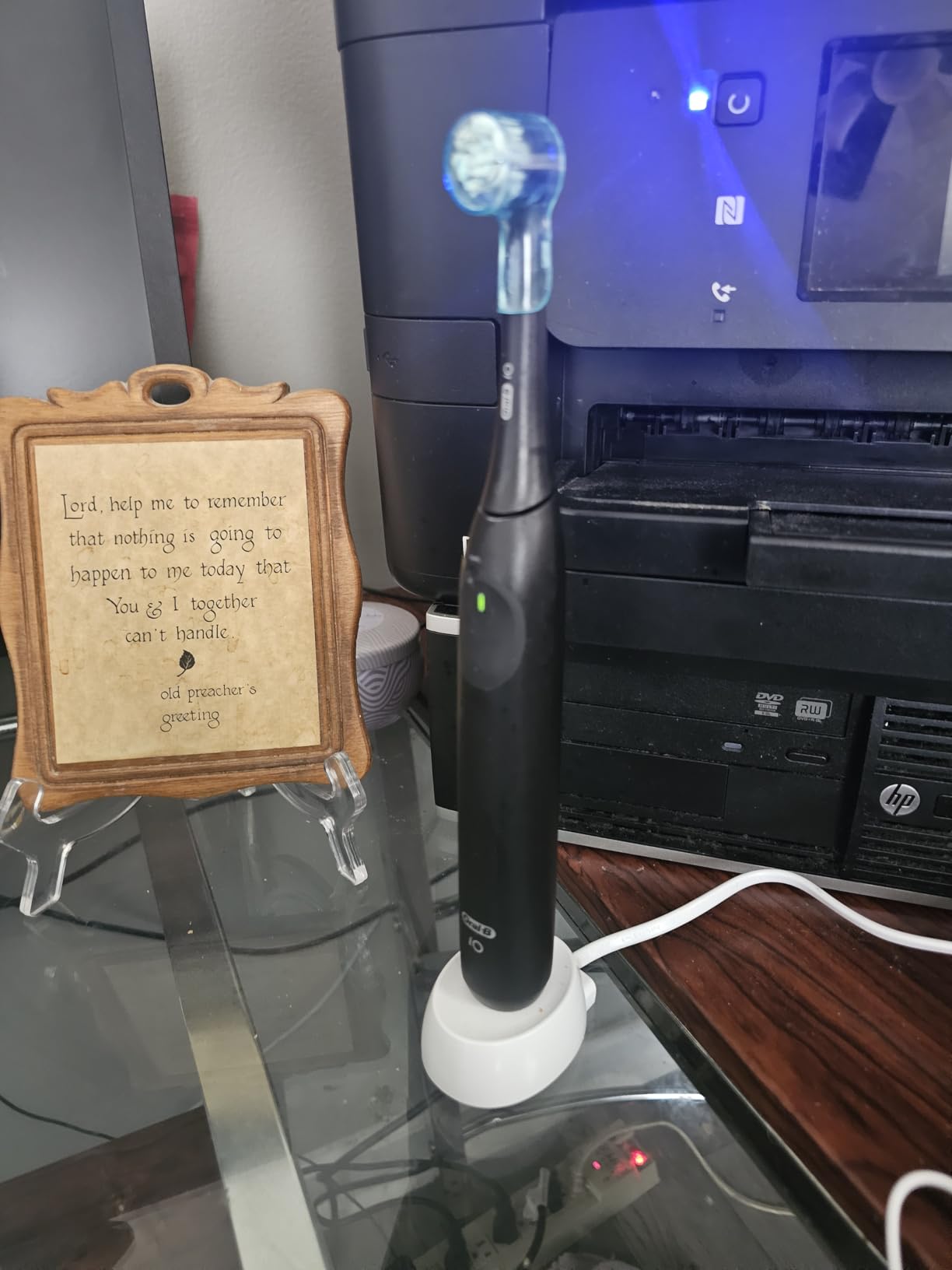 Oral-B iO Series 2 Rechargeable Electric Powered Toothbrush Starter Kit, Night Black with 2 Brush Heads - Automatic Pressure Sensor to Protect Gums - 3 Modes - 2 Min Timer Customer Review Oral-B iO Series 2 Rechargeable Electric Powered Toothbrush Starter Kit, Night Black with 2 Brush Heads - Automatic Pressure Sensor to Protect Gums - 3 Modes - 2 Min Timer - Customer Photo 2