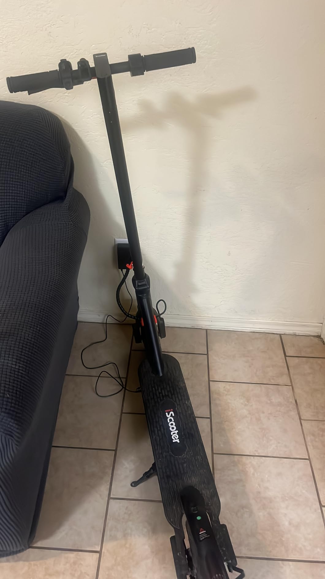 iScooter Electric Scooter Adults & Big Kids, 23/18/12 Miles Long Range,22/19/18 Mph Top Speed, Commuting Electric Scooter with Cruise Control, Double Braking Systems Escooter for Adults and Teens - Customer Photo 1