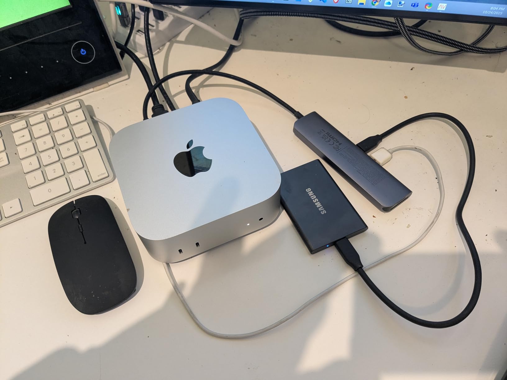 UGREEN Revodok Pro USB-C Hub 6 in 1 10Gbps 4K 60Hz HDMI, 100W Power Delivery for MacBook Pro/Air, iPad Pro, Thinkpad Rog Ally and More. - Customer Photo 1