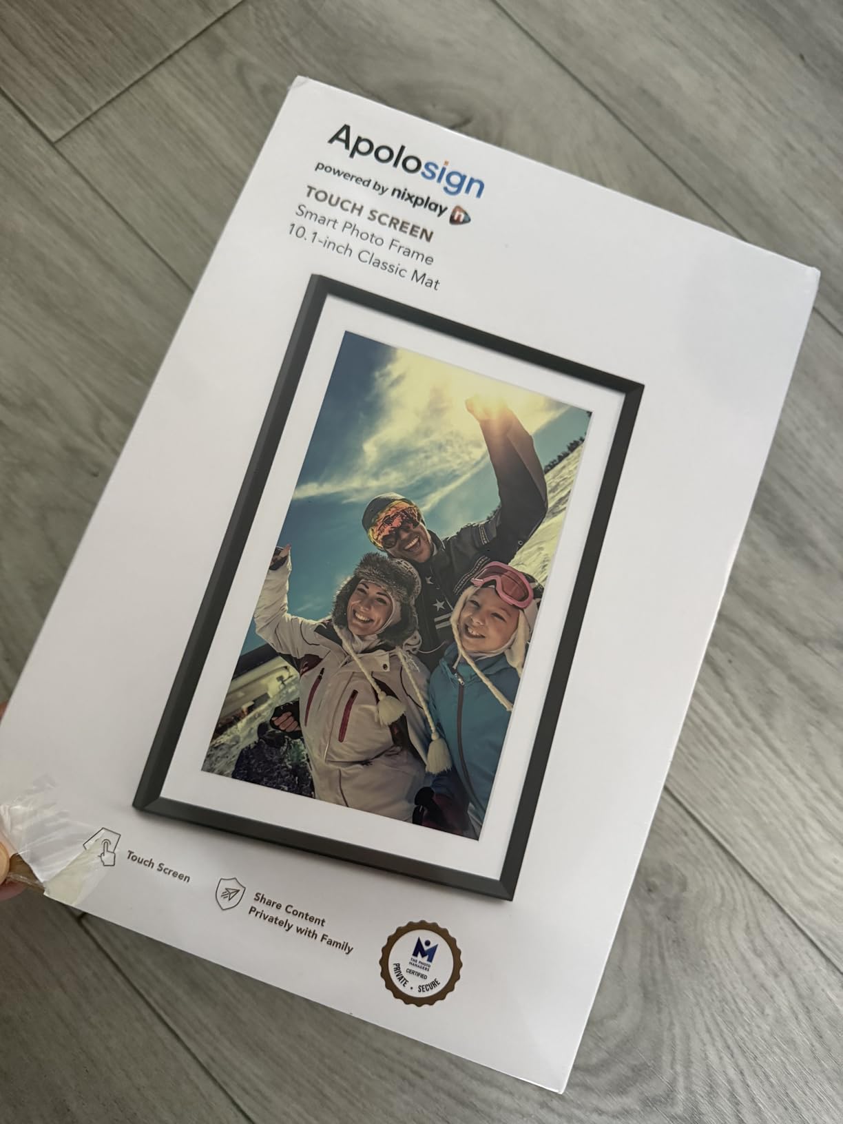 Digital Picture Frame Powered by Nixplay 10.1