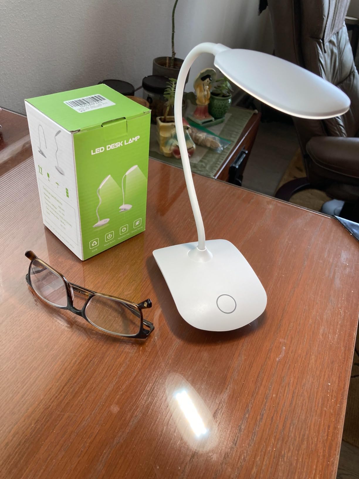 TNNOP Battery Powered Desk Lamp, Portable Lamps Rechargeable 3 Color Modes Touch Control Stepless Dimming, Wireless Desk Lamp with 2000mAh, Small LED Table Light for Dorm Study Office Bedroom - Customer Photo 4