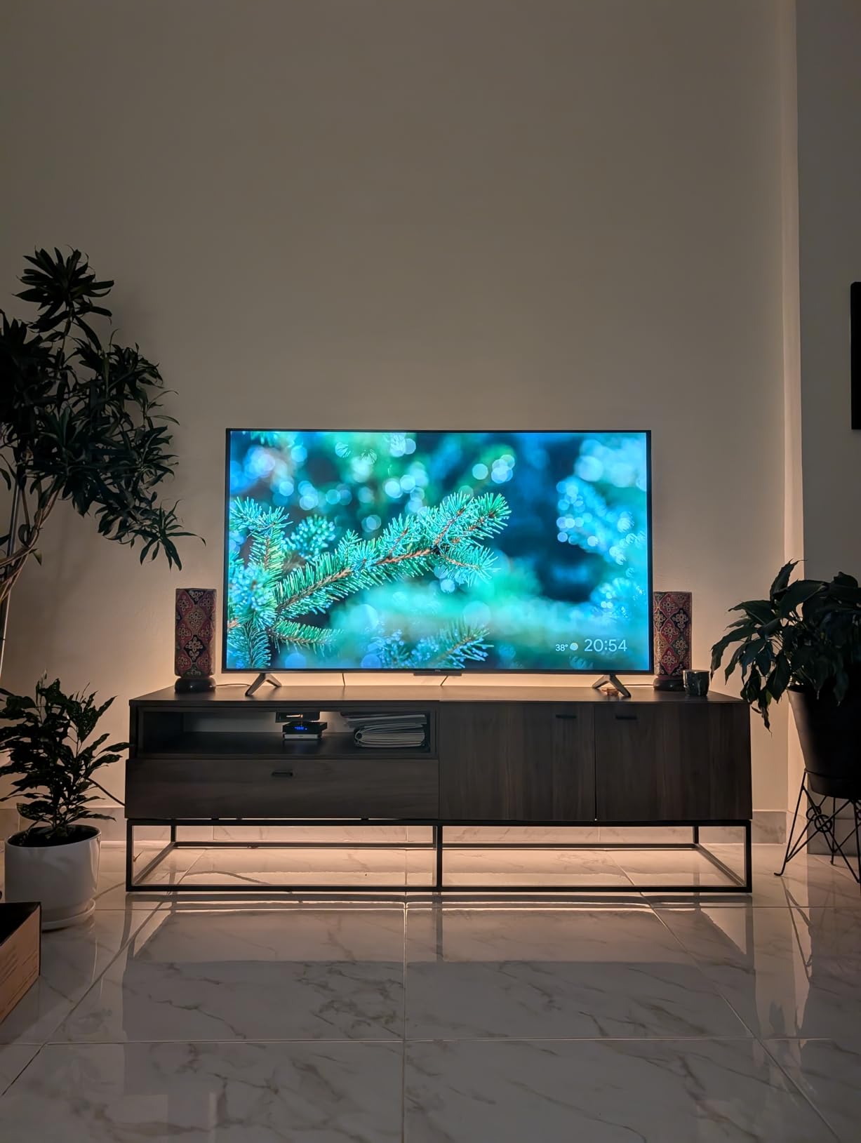 PHILIPS Hue Indoor 10 Ft Smart RGBWW LED Solo Lightstrip Base Kit, 1 Pack, Control with Hue App, LED Strip Lights Compatible with Alexa, Google Assistant and Apple HomeKit Customer Review PHILIPS Hue Indoor 10 Ft Smart RGBWW LED Solo Lightstrip Base Kit, 1 Pack, Control with Hue App, LED Strip Lights Compatible with Alexa, Google Assistant and Apple HomeKit - Customer Photo 3