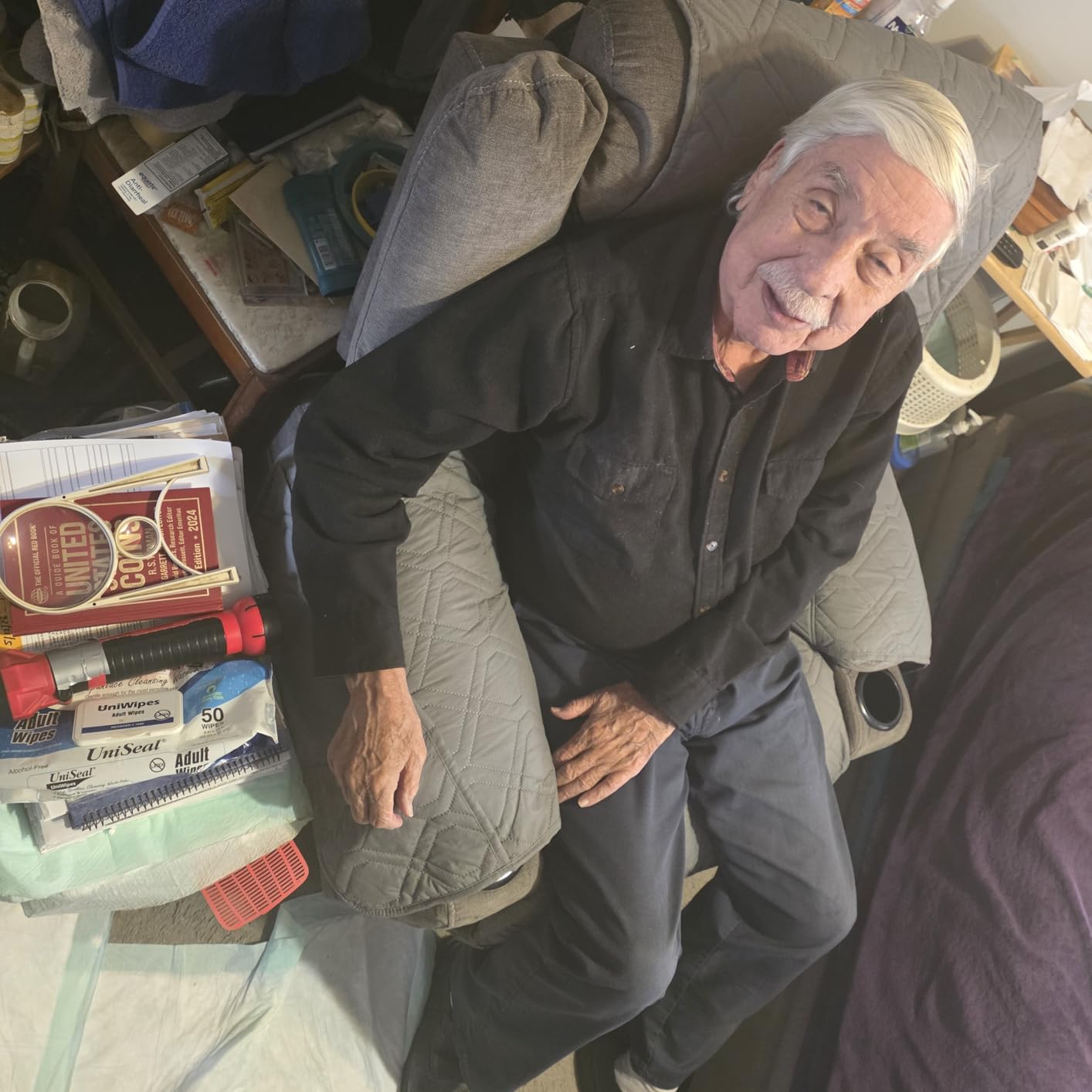 Rocker Recliner Chair with Heat and Massage, 360° Swivel Recliner Chairs for Adults, Oversized Recliner Single Sofa Seat with Cup Holders, Lazy Boy Recliner (Black, Regular) - Customer Photo 1