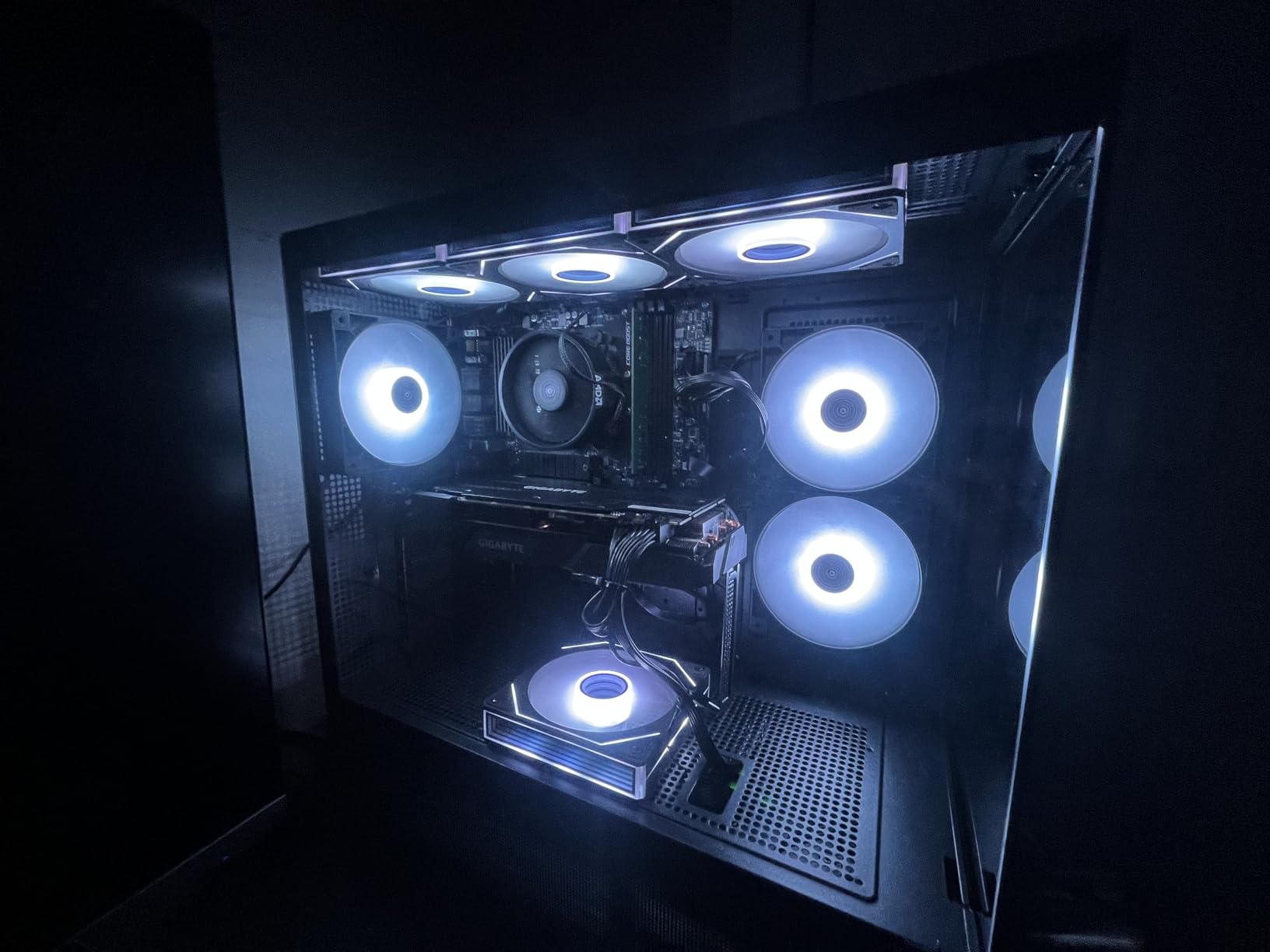 MONTECH XR, ATX Mid-Tower PC Gaming Case, 3 x 120mm ARGB PWM Fans Pre-Installed, Full-View Dual Tempered Glass Panel, Wood-Grain Design I/O Interface, Support 4090 GPUs, 360mm Radiator Support, Black - Customer Photo 2