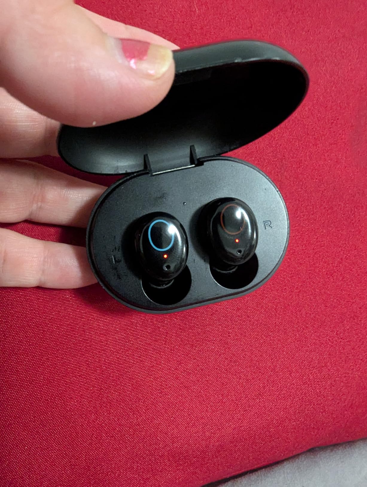 kurdene Wireless Earbuds Bluetooth 5.3 in Ear Buds Light Weight Headphones,Deep Bass Sound,Built in Mics Headset,Clear Calls Earphones for Sports Workout - Customer Photo 2