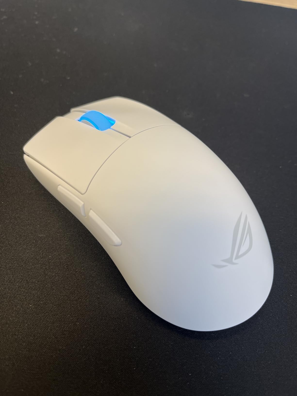 ROG Harpe Ace Extreme Wireless Esports Gaming Mouse – Carbon Fiber Build, 47g Lightweight, Tri-Mode Connectivity, 42K DPI, up to 70Hr Battery, Glass Skates, Pro-Approved, PC/Mac Support - Black - Customer Photo 2