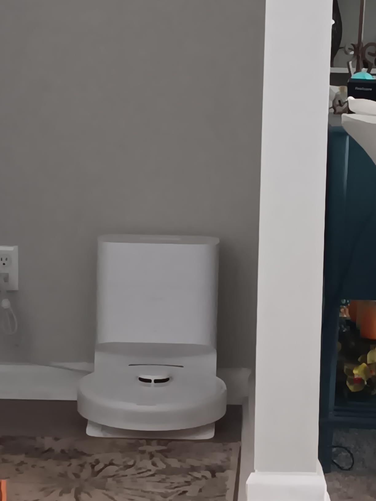 DREAME D10 Plus Gen 2 Robot Vacuum and Mop with Self Emptying Base for 90 Days of Cleaning, 6000 Pa Suction and LiDAR Navigation, Obstacle Avoidance, Wi-Fi Connected - Customer Photo 4