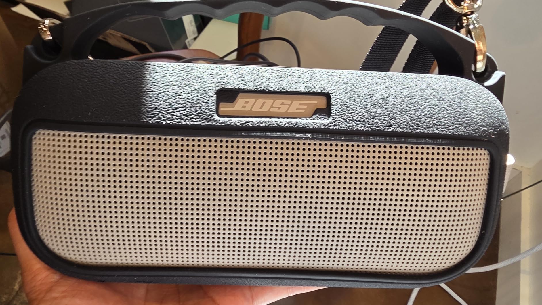 Bose SoundLink Flex Bluetooth Speaker (2nd Gen) - Portable Outdoor Speaker with Hi-Fi Audio, Waterproof and Dustproof, USB-C, Up to 12 Hours Battery Life, Black - Customer Photo 1