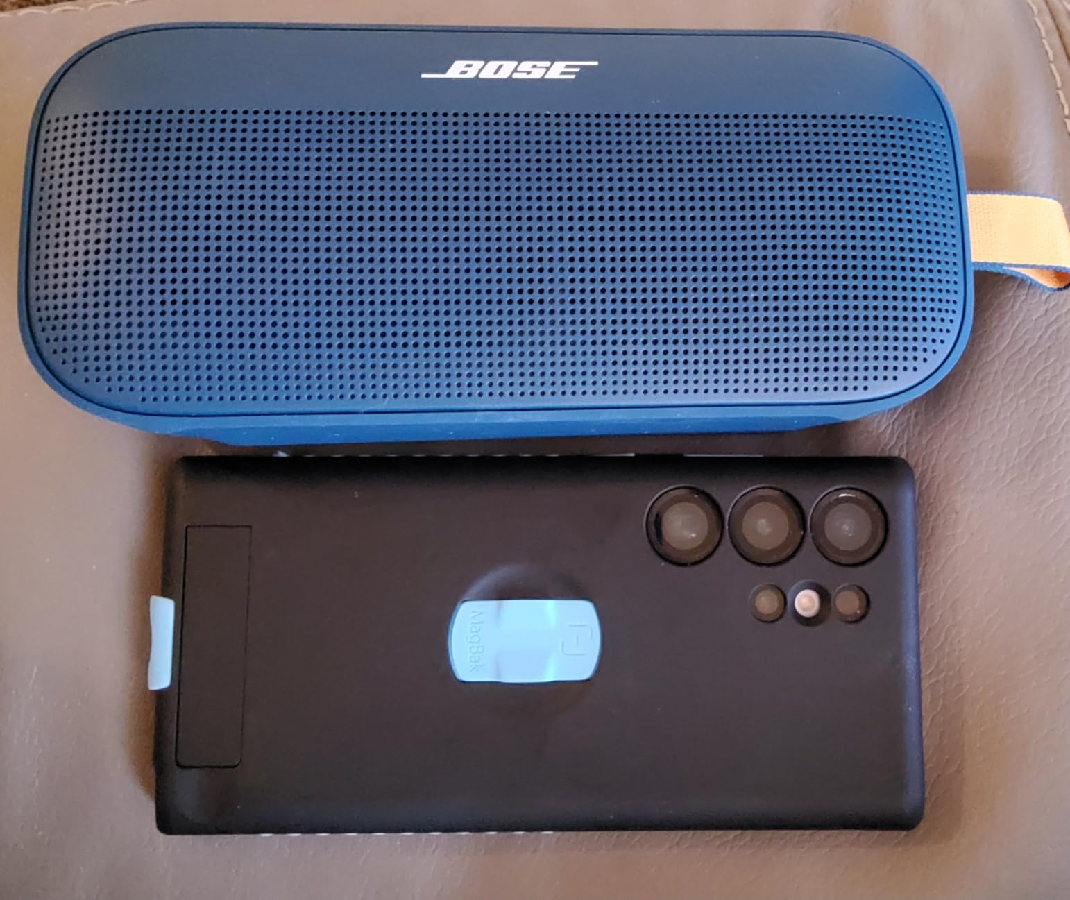 Bose SoundLink Flex Bluetooth Speaker (2nd Gen) - Portable Outdoor Speaker with Hi-Fi Audio, Waterproof and Dustproof, USB-C, Up to 12 Hours Battery Life, Black - Customer Photo 2