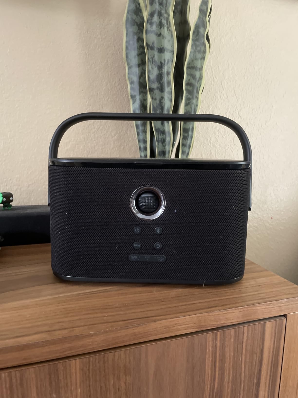 Ikarao Karaoke Machine with Lyrics Display Screen, KaraFun Prime, EQ, Autotune, Connect to TV, 2 Self-Charging Wireless Microphones, Karaoke System for Adults Kids, Portable Bluetooth Speaker for Home - Customer Photo 2