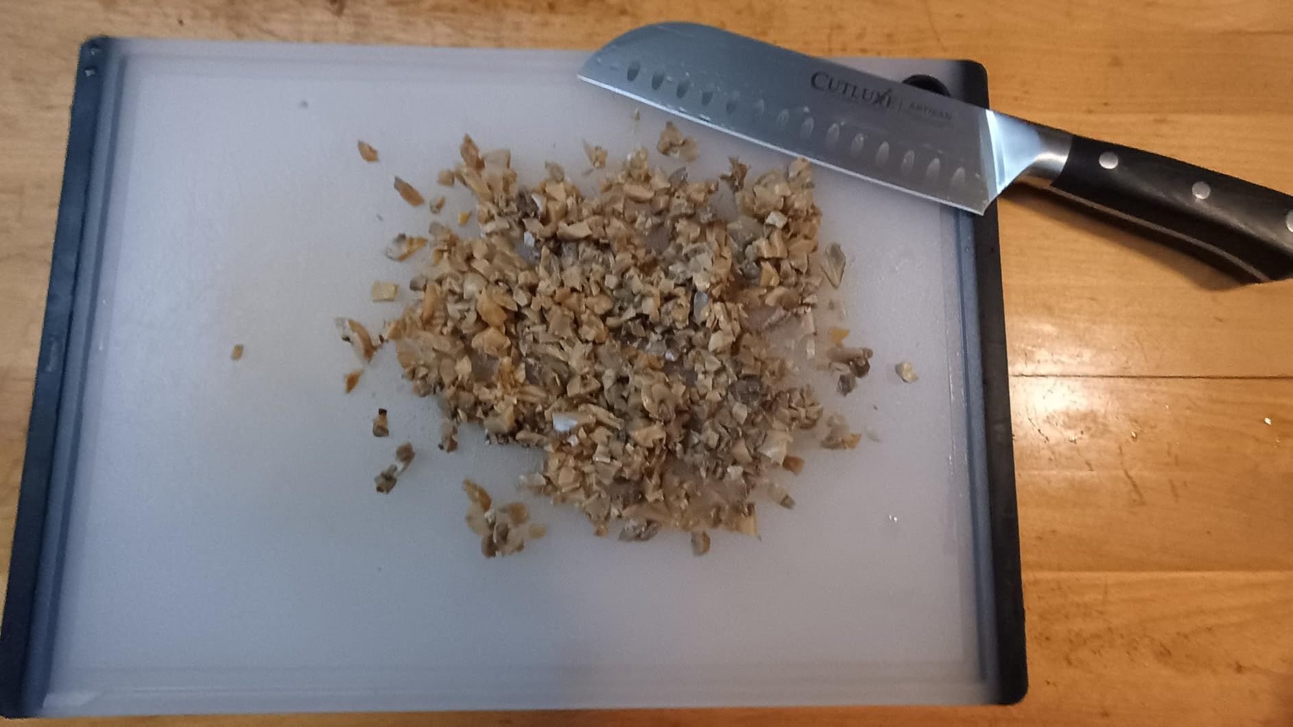 Cutluxe 15-Piece Knife Set – Premium Acacia Wood Block – Knife Set for Kitchen, Ultra Sharp High Carbon German Stainless Steel, Full Tang – Artisan Series - Customer Photo 2