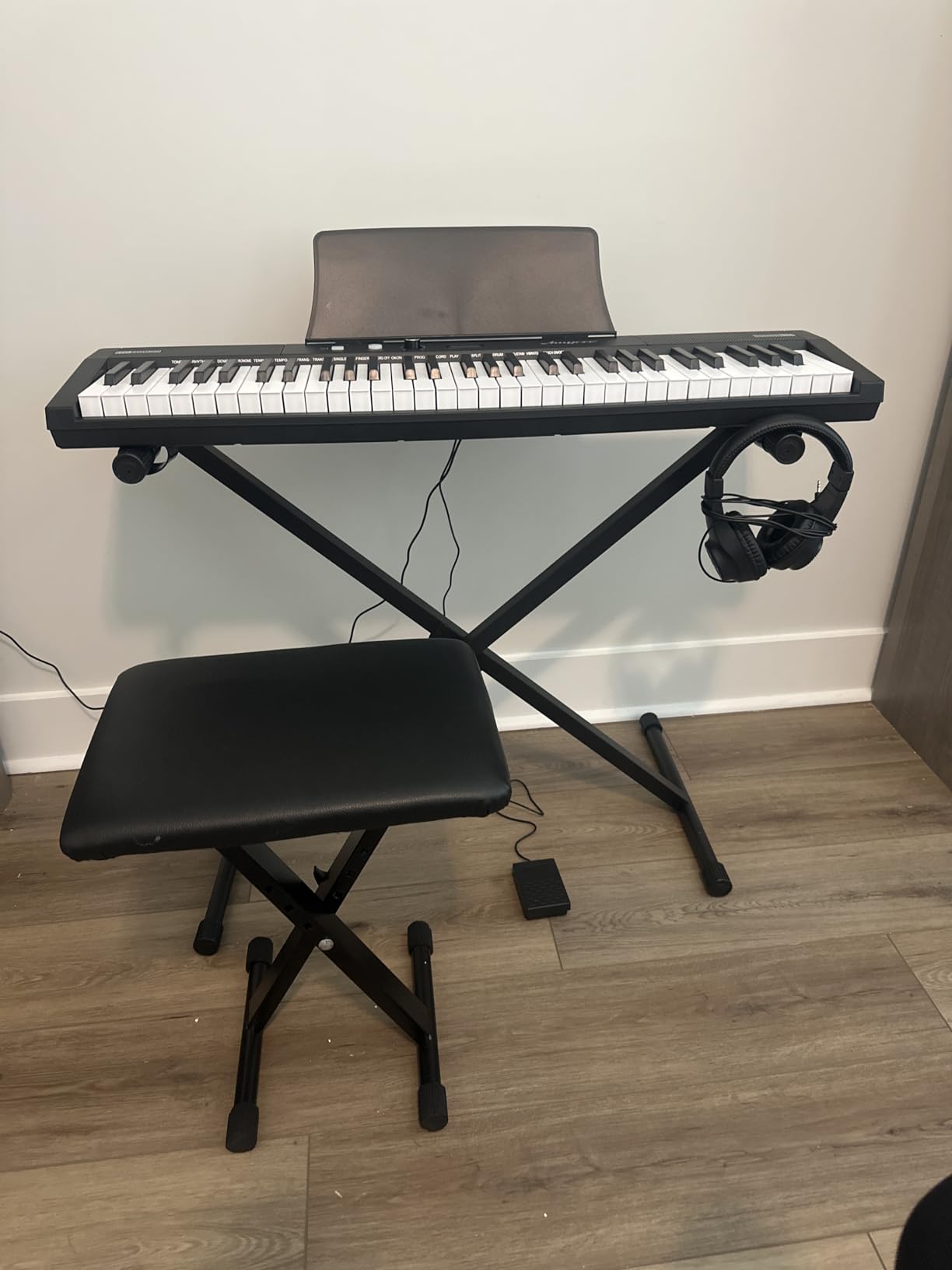 GarveeLife 88 Key Keyboard Piano, Full-Size Electric Keyboard Piano for Beginners, Portable Electric Piano with Sustain Pedal, Headphones, Handbag, Bluetooth, USB MIDI - Customer Photo 1