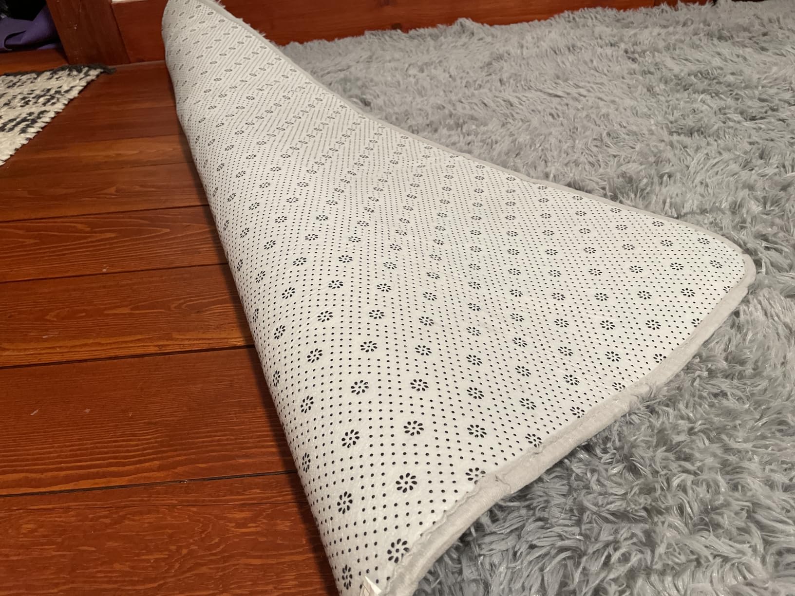 FinRèc 5x8 Feet Black Rugs for Living Room Bedroom, Fluffy Shaggy Area Rug, Non-Slip Soft Shag Rug for Nursery Kids Room Dorm Room Home Decor, Indoor Plush Floor Carpet Customer Review FinRèc 5x8 Feet Black Rugs for Living Room Bedroom, Fluffy Shaggy Area Rug, Non-Slip Soft Shag Rug for Nursery Kids Room Dorm Room Home Decor, Indoor Plush Floor Carpet - Customer Photo 5