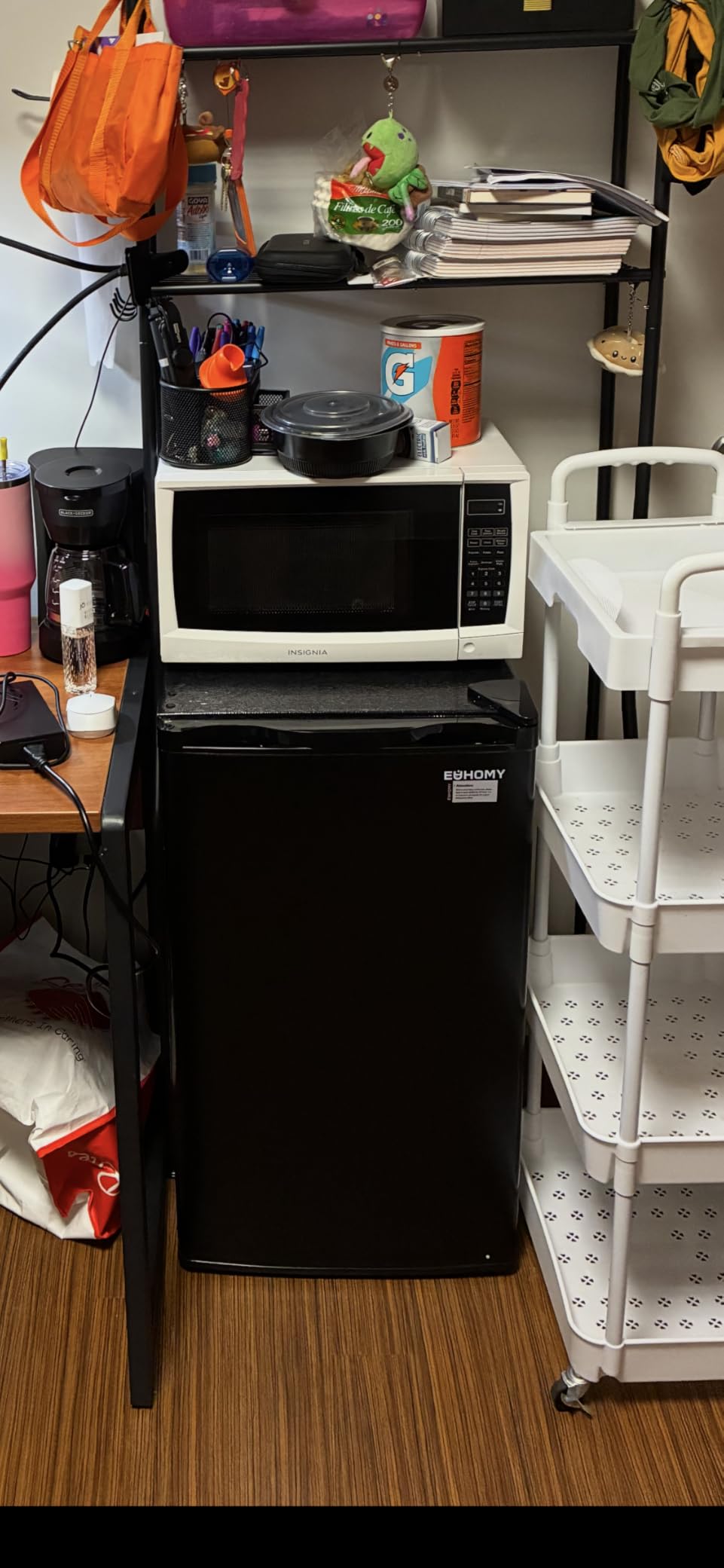 EUHOMY 4.4 Cu.Ft Fridge with Freezer, Single Door Compact Refrigerator, Adjustable Thermostat, Mini Refrigerator Energy Saving, Mini fridge for Bedroom, Dorm, Office, Black - Customer Photo 1