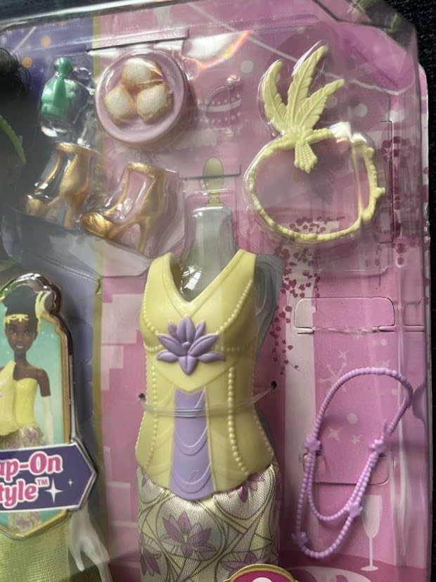 Mattel Disney Princess Toys, Cinderella Fashion Doll with 2 Looks, 9 Accessories, 2 Snap-On Bodices & 2 Skirts, 2-in-1 Stories Inspired by Disney Movie - Customer Photo 2