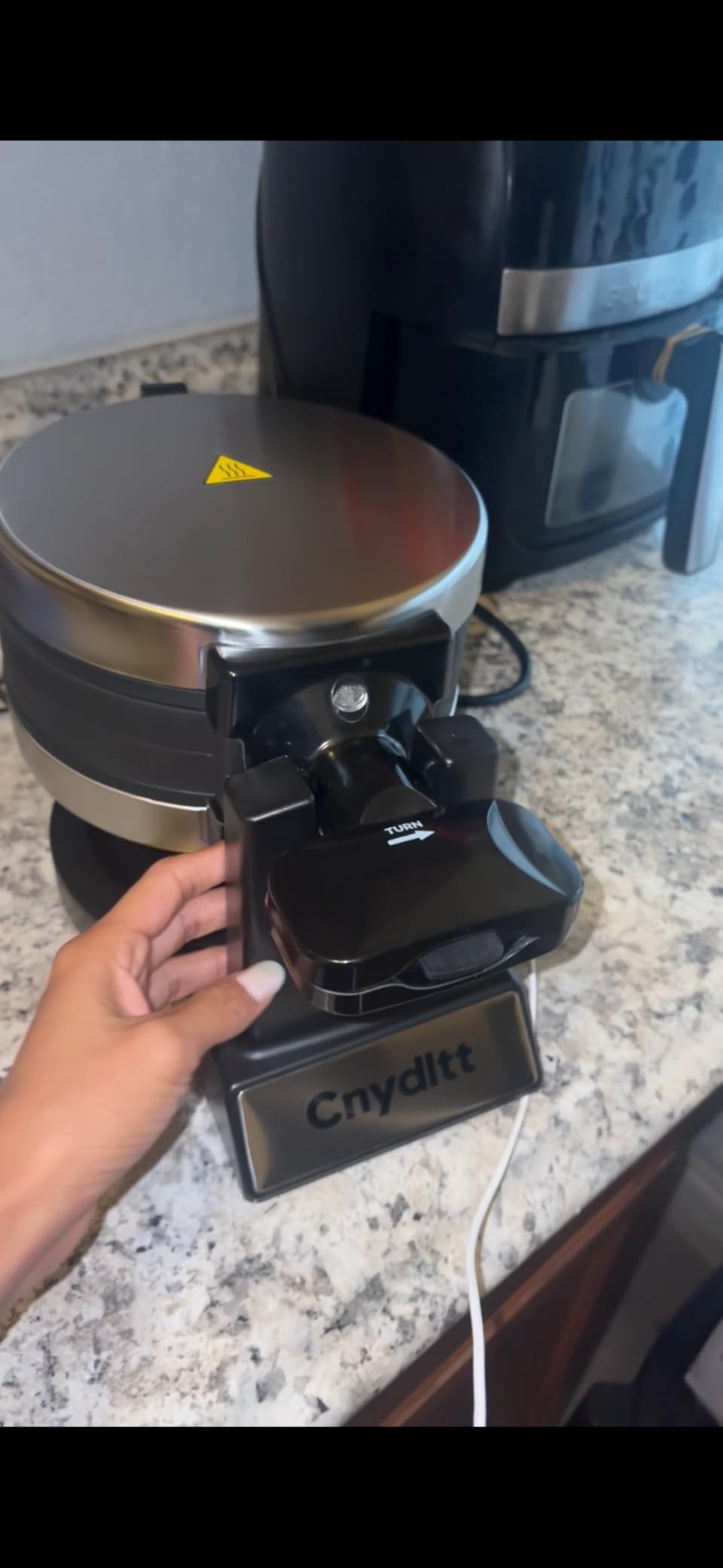 Double Waffle Maker, 1400W Rotating Belgian Waffle Iron with Nonstick Plates, 180° Flip, 8-Slice, Removable Drip Tray, Locking Lid & Cool Touch Handles, Stainless, Black Customer Review Double Waffle Maker, 1400W Rotating Belgian Waffle Iron with Nonstick Plates, 180° Flip, 8-Slice, Removable Drip Tray, Locking Lid & Cool Touch Handles, Stainless, Black - Customer Photo 4