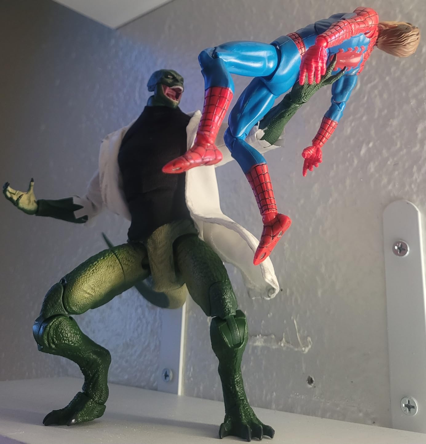 Marvel Legends Series Lizard, Spider-Man: No Way Home Deluxe Collectible 6 Inch Action Figure (Amazon Exclusive) - Customer Photo 2