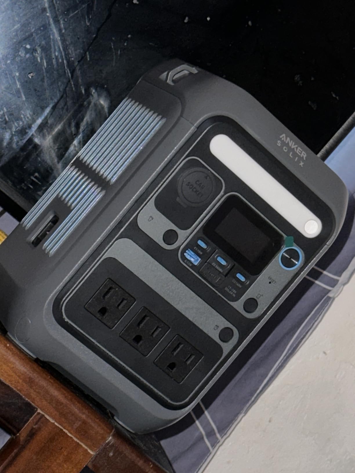 Anker Solar Generator SOLIX C300 with 60W Solar Panel, 288Wh Portable Power Station, 300W (600W Surge), LiFePO4 Battery, 140W Two-Way Fast Charging, for Outdoor Camping, Traveling, and Emergencies - Customer Photo 5