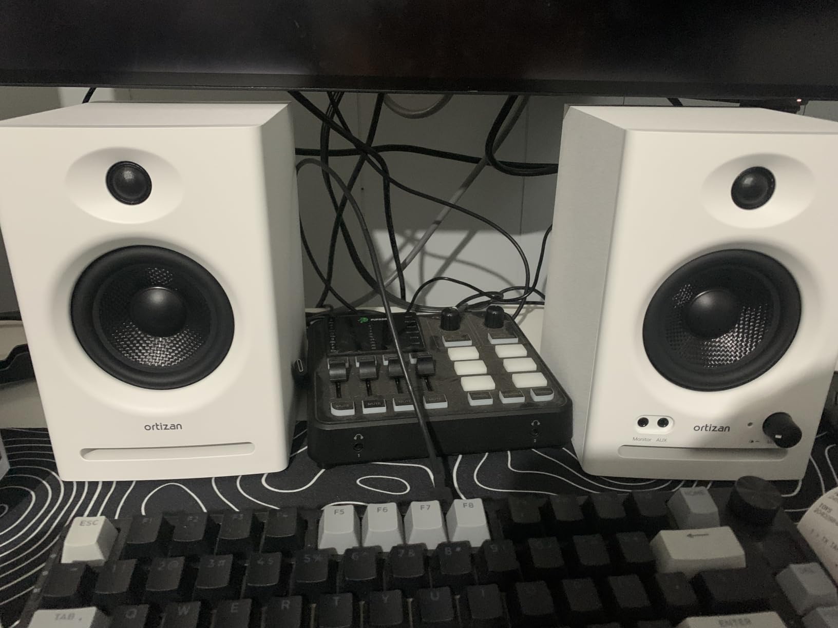 Ortizan C7 Dual-Mode 2.0 Studio Monitors, Active Monitor Speakers for Near Field Music Production, Bluetooth 5.3 Wireless Computer PC Monitor Gaming Bookshelf Speakers(Pair, Black) - Customer Photo 1