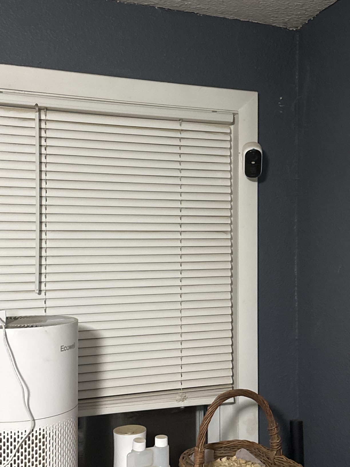 Arlo Essential Security Camera 1080p HD | Outdoor - Indoor | 2nd Gen | Wireless with Spotlight, 2-Way Audio, Color Night Vision, Live Stream, Real Time Notifications, Wide Angle - White, 3 Cameras Customer Review Arlo Essential Security Camera 1080p HD | Outdoor - Indoor | 2nd Gen | Wireless with Spotlight, 2-Way Audio, Color Night Vision, Live Stream, Real Time Notifications, Wide Angle - White, 3 Cameras - Customer Photo 2