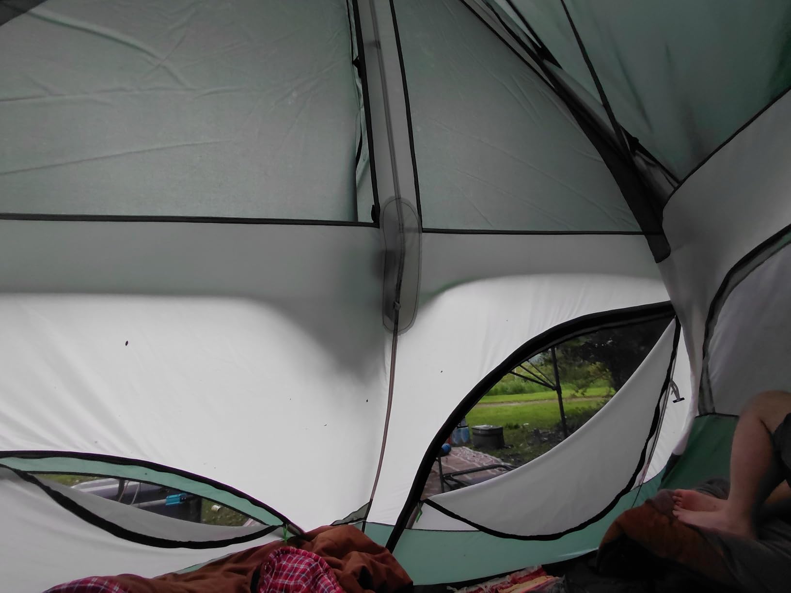 Amazon Basics Instant Camping Tent with Rainfly, Weather-Resistant, Quick Setup - Customer Photo 2