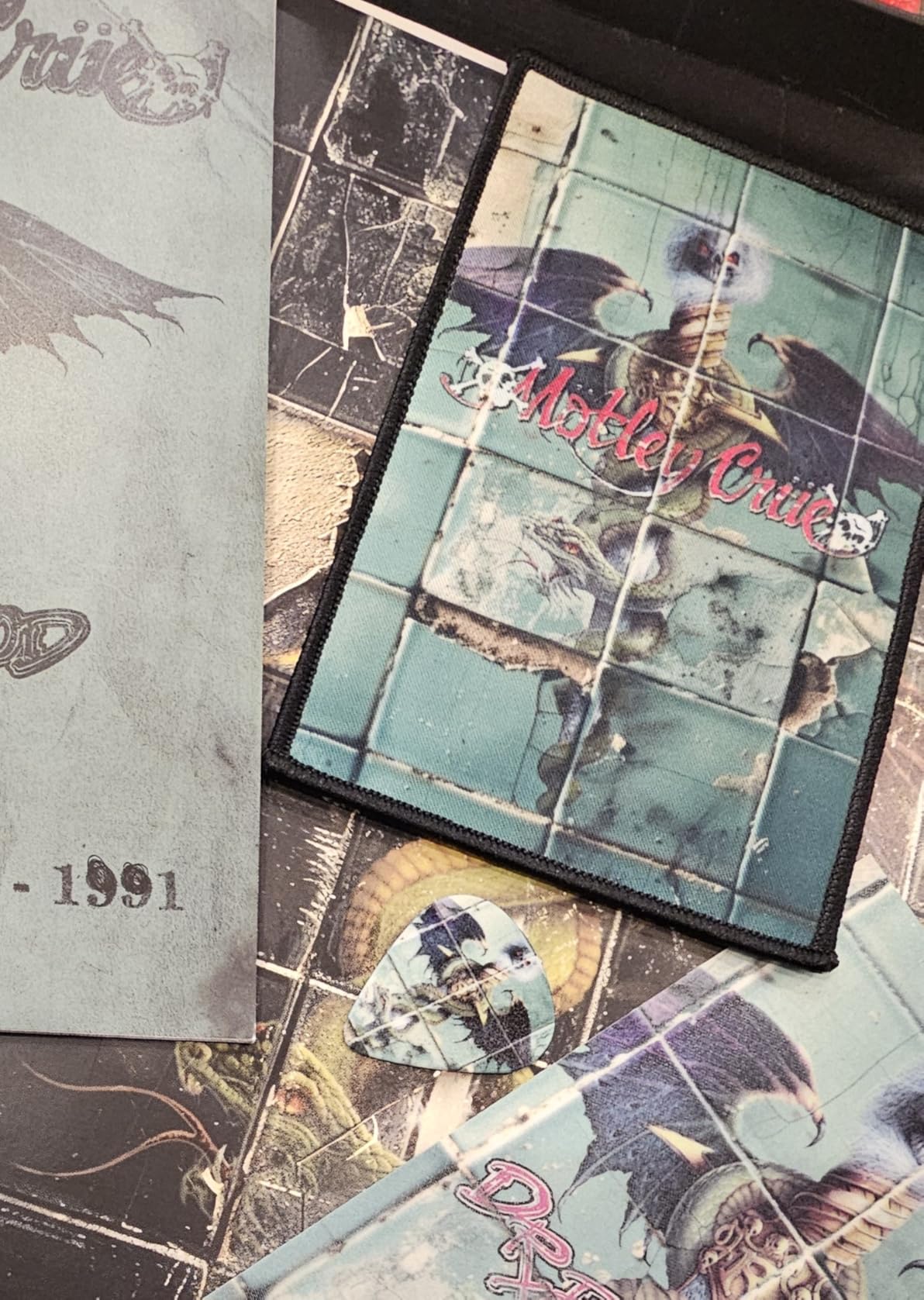 Dr. Feelgood (35th Anniversary)[Deluxe Edition] [Green/Black 3 LP Boxset] - Customer Photo 1