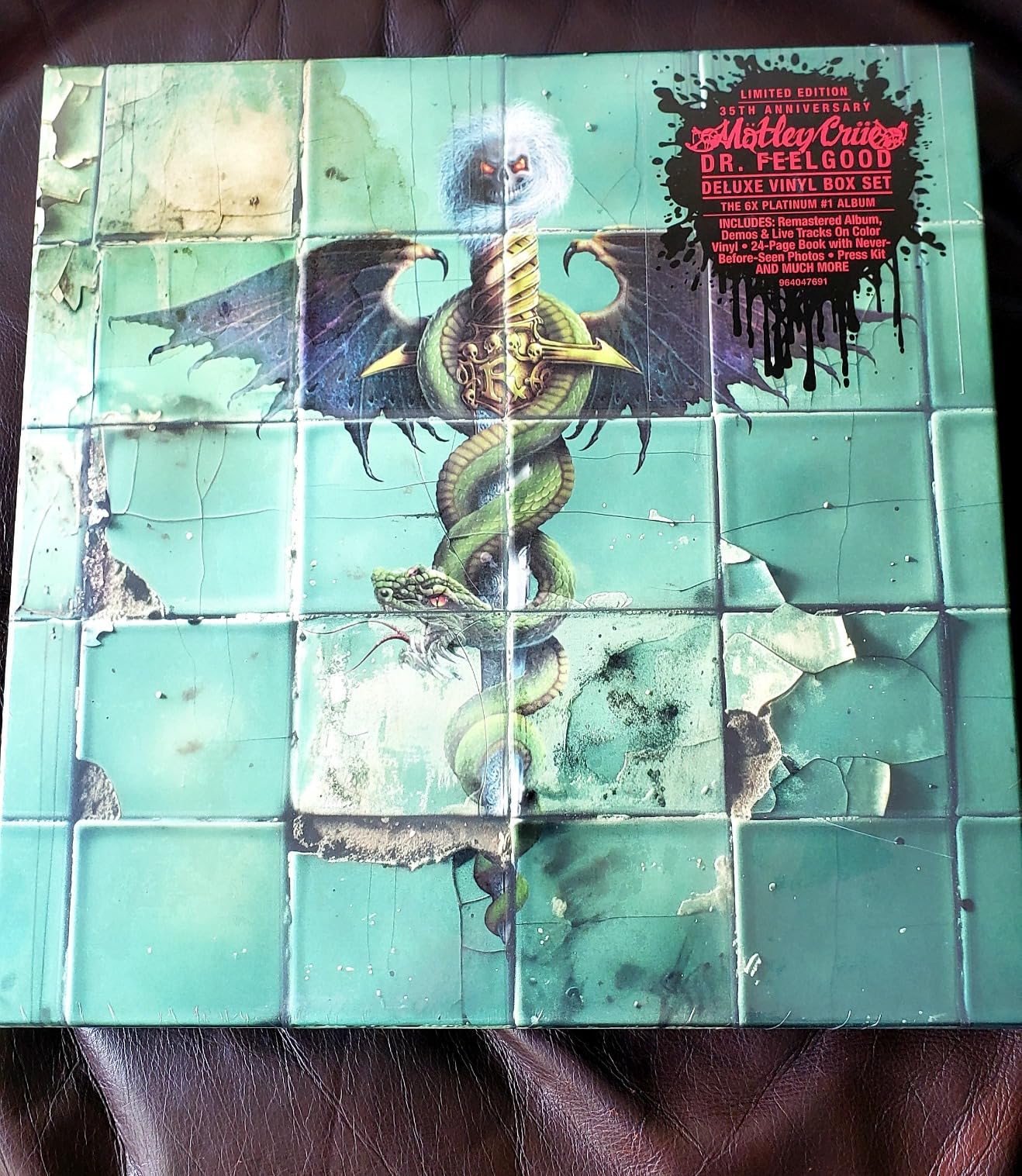 Dr. Feelgood (35th Anniversary)[Deluxe Edition] [Green/Black 3 LP Boxset] - Customer Photo 2