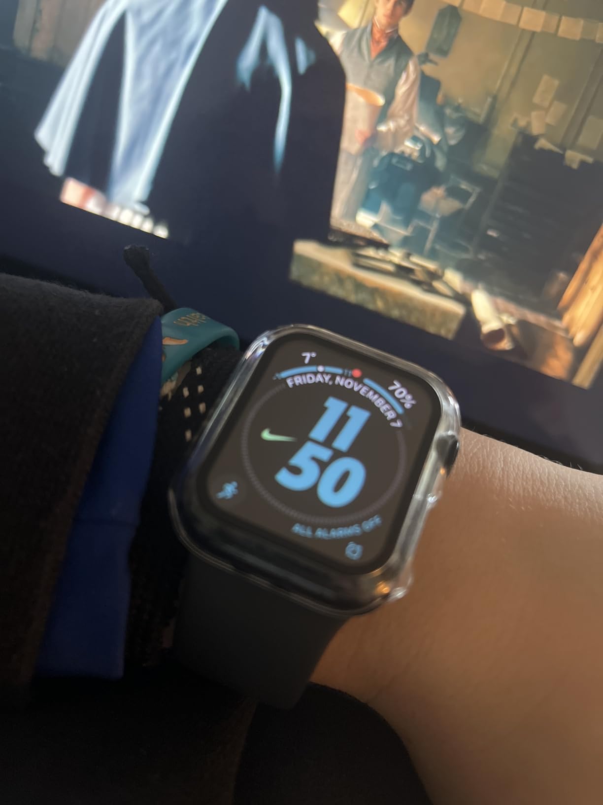 Apple Watch SE (2nd Gen) [GPS 44mm] Smartwatch with Midnight Aluminum Case with Midnight Sport Band M/L. Fitness and Sleep Trackers, Crash Detection, Heart Rate Monitor, Retina Display - Customer Photo 4