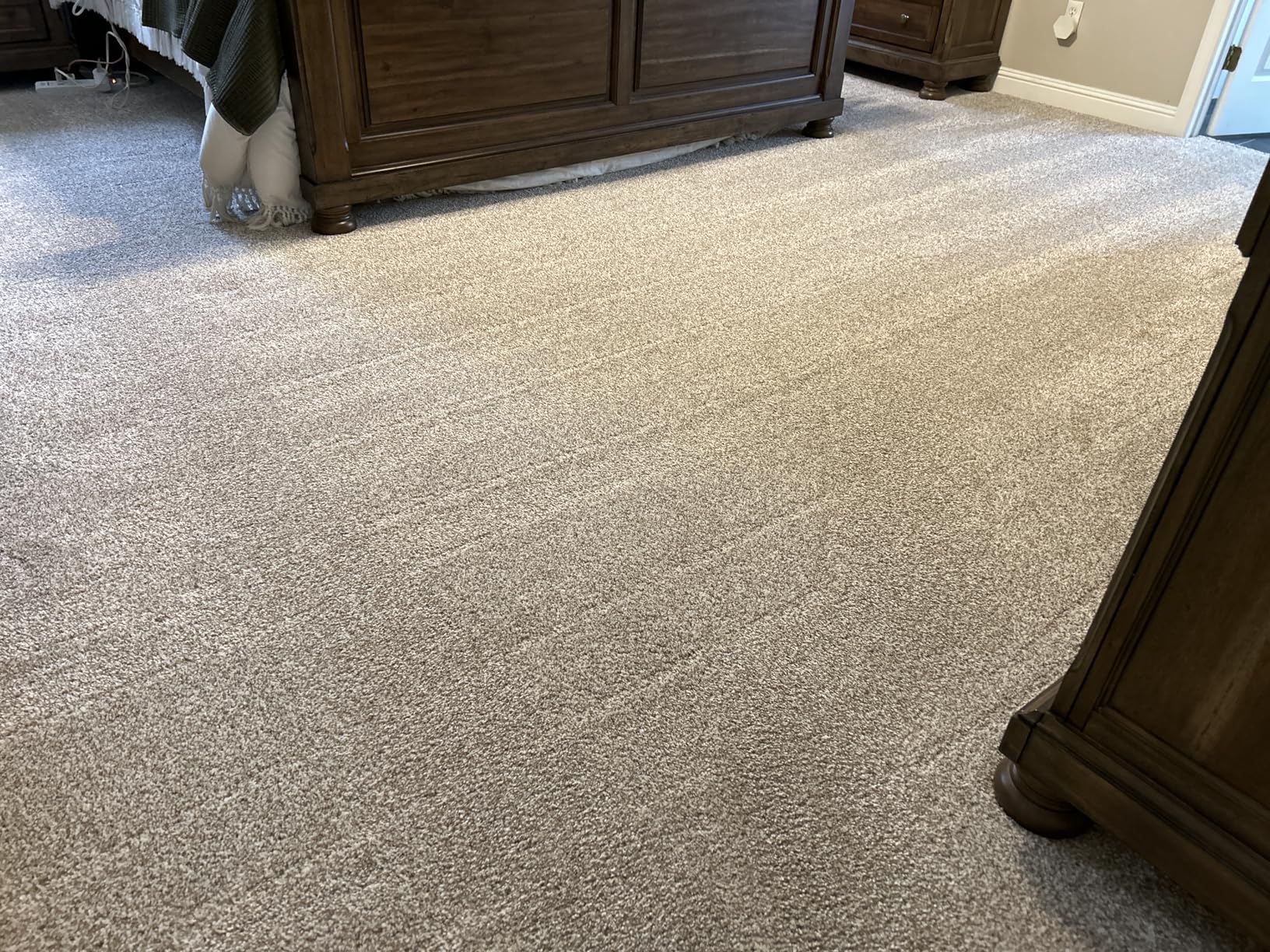 roborock Qrevo Edge Robot Vacuum and Mop, 18,500Pa Suction, Zero-Tangling, AdaptiLift Chassis, Al Obstacle Recognition, Hot Water Mop Washing & Dock Self Cleaning, Corner to Edge Deep Cleaning - Customer Photo 1