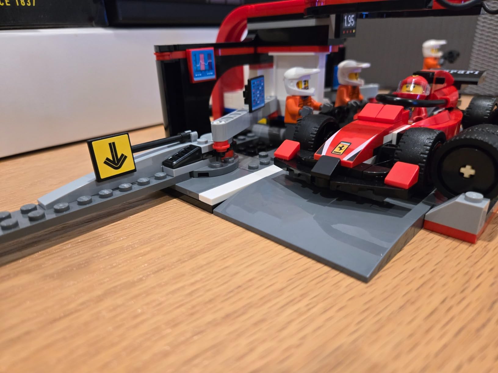LEGO City F1 Pit Stop & Pit Crew with Ferrari Car Toy - Model Race Car Toy Building Playset for Kids, Boys and Girls, Ages 6+ - F1 Collectible for Fans - Gift Idea for Birthdays - 60443 - Customer Photo 3