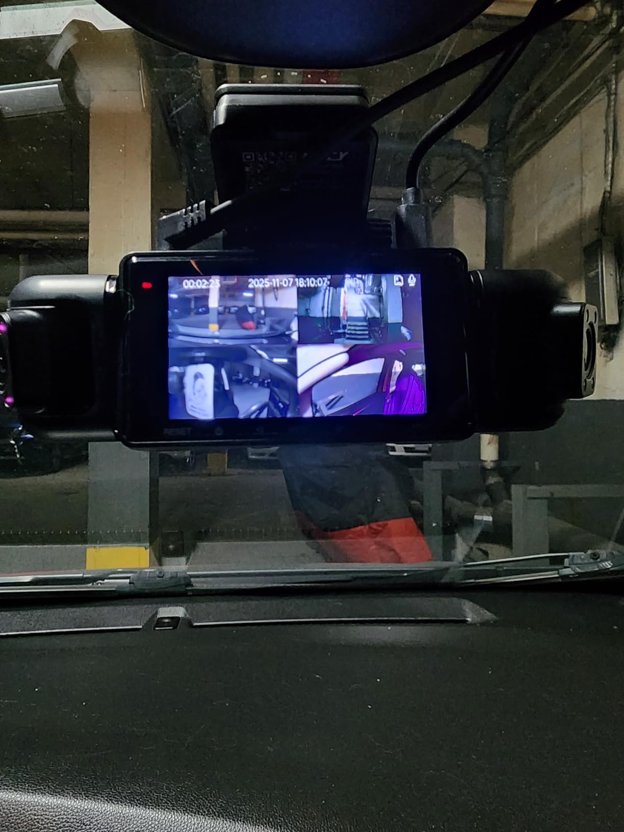 IIWEY N5 4 Channel Dash Cam 360° View, 1080P Front and Rear Inside, Left Right Dash Camera for Cars, 8 IR Lamps Night Vision, 5G WiFi & APP Control, G-Sensor, Parking Mode, with a Free 128GB SD Card Customer Review IIWEY N5 4 Channel Dash Cam 360° View, 1080P Front and Rear Inside, Left Right Dash Camera for Cars, 8 IR Lamps Night Vision, 5G WiFi & APP Control, G-Sensor, Parking Mode, with a Free 128GB SD Card - Customer Photo 2