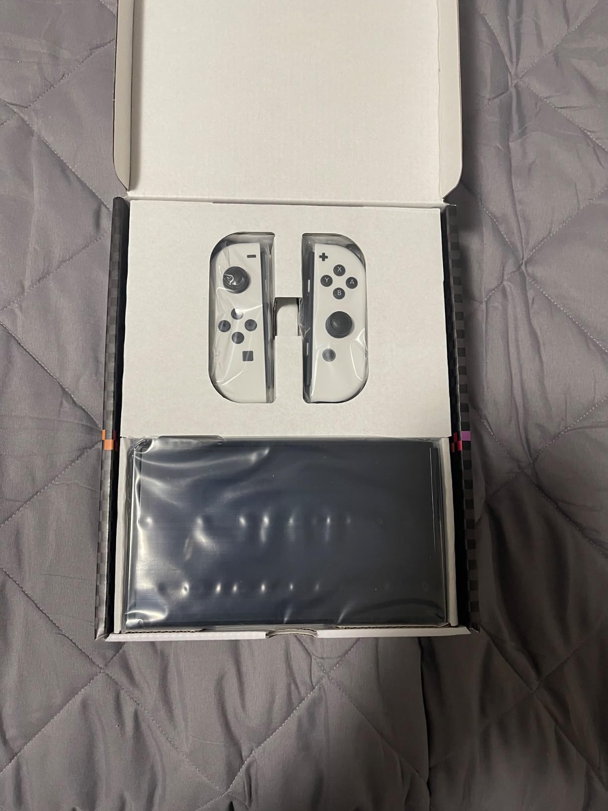 Nintendo Switch™ – OLED Model Mario Kart™ 8 Deluxe Bundle - Customer Photo 2