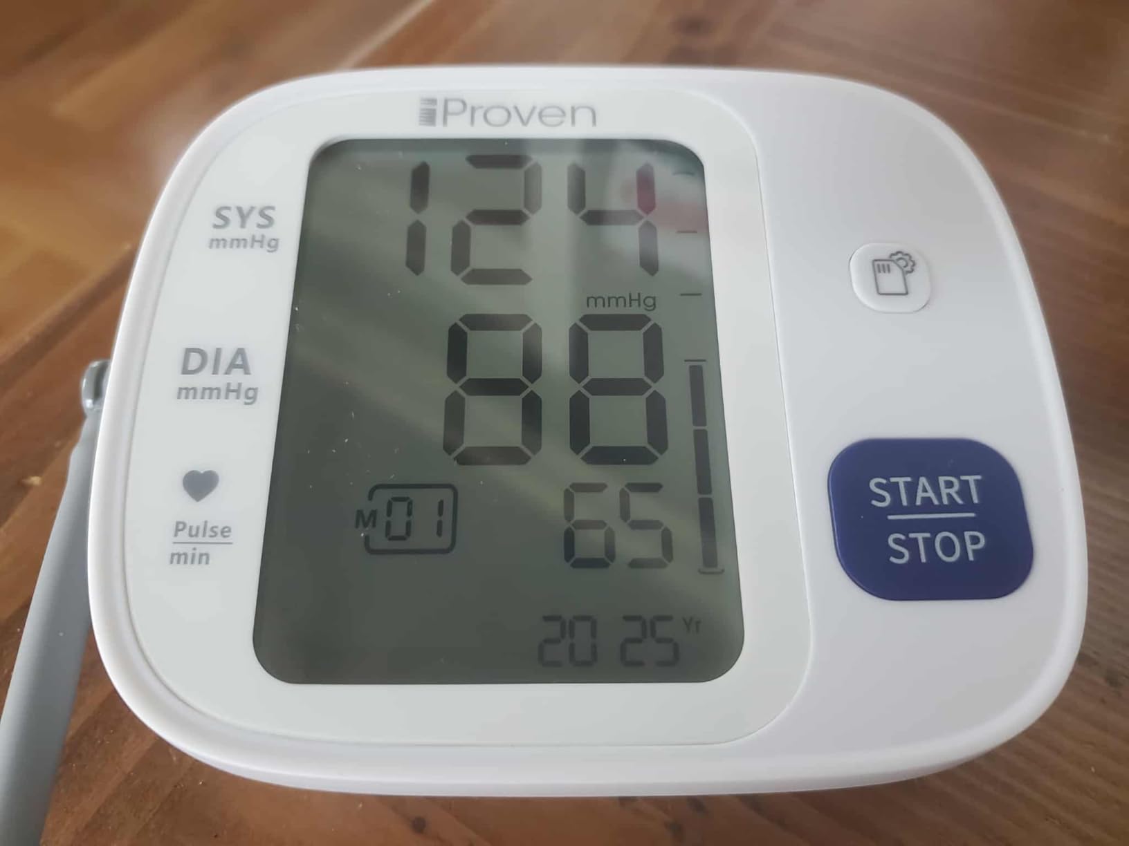 iProven Blood Pressure Monitor Bluetooth for Home Use - Upper Arm with App Integration, Easy-to-Use One-Touch Operation, and Large Display for Convenient Monitoring. - Customer Photo 1