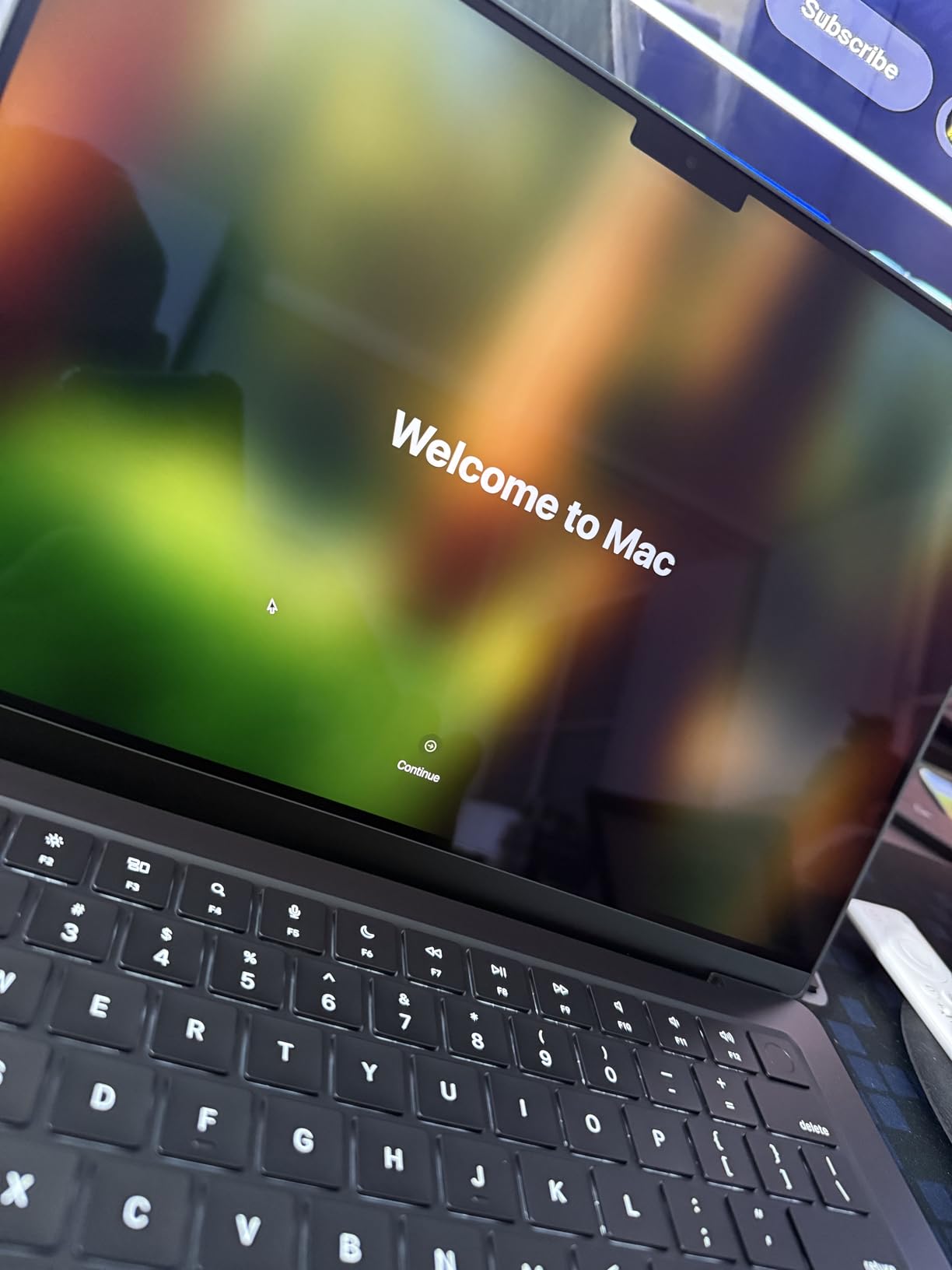 Apple 2024 MacBook Pro Laptop with M4 Max, 14‑core CPU, 32‑core GPU: Built for Apple Intelligence, 14.2-inch Liquid Retina XDR Display, 36GB Unified Memory, 1TB SSD Storage; Space Black - Customer Photo 3