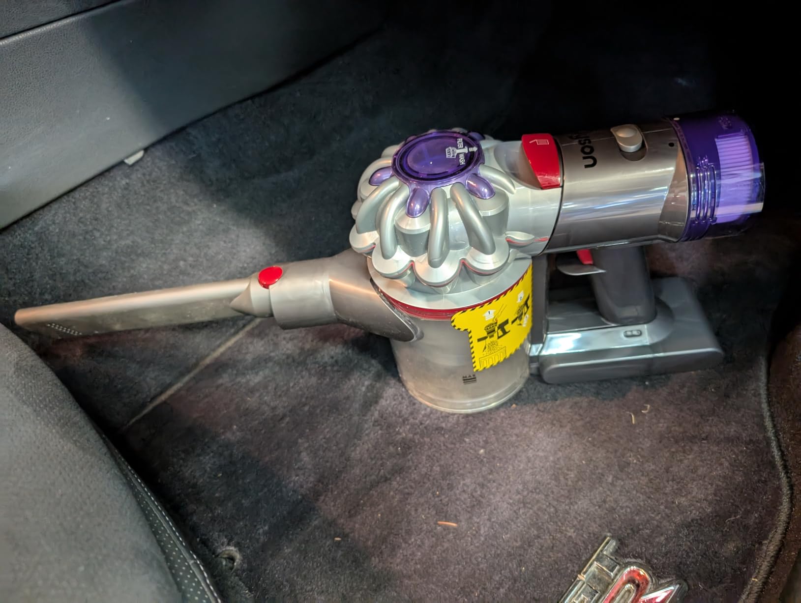 Dyson Car+Boat Handheld Vacuum, Cordless and Lightweight, Cleans Hard Surfaces and Upholstery, 115AW, 2 Power Modes, Up to 50 Minutes² - Customer Photo 4