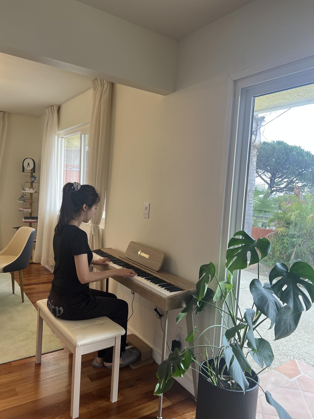 Donner OURA S100 Digital Piano with 88 Key Graded Hammer Weighted Keyboard for Beginner, Full Size Electric Piano Keyboard with Bluetooth, 3 Original Demos, LOCAL OFF, 2×10 W, Piano Three Pedal, Black - Customer Photo 4