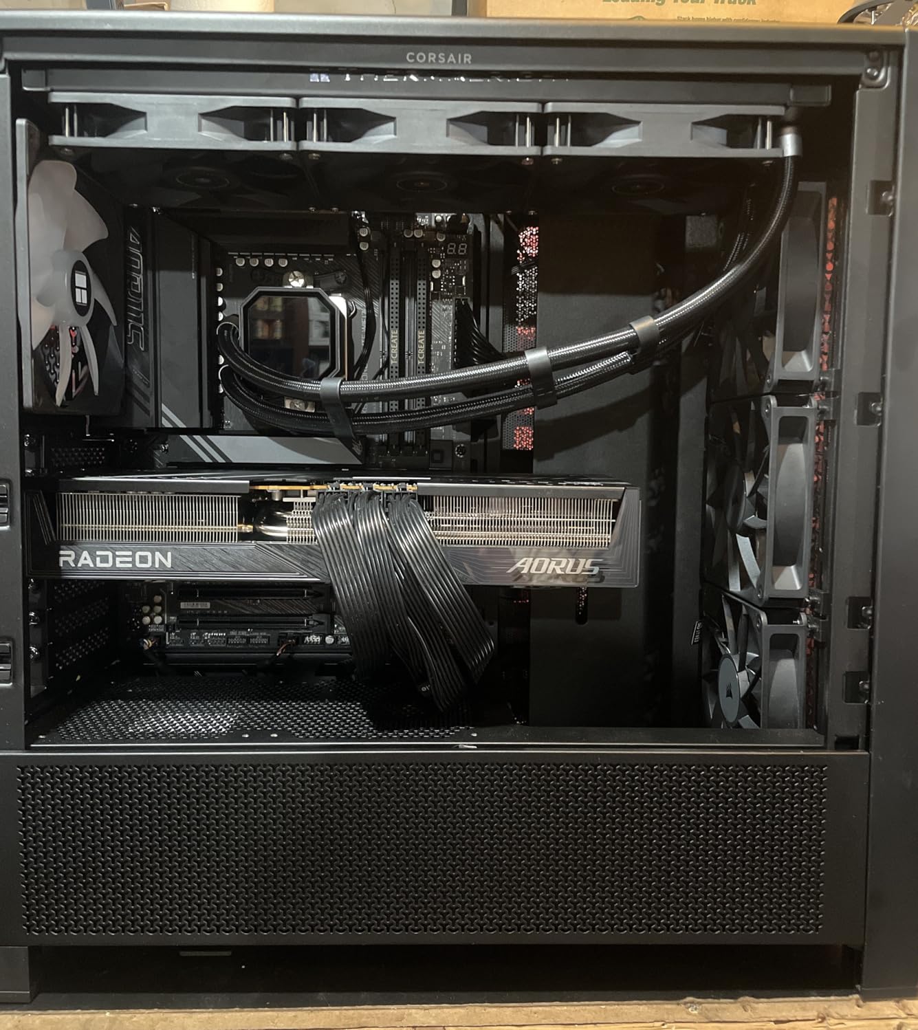 CORSAIR 4000D RS Frame Modular High Airflow Mid-Tower PC Case – 3X CORSAIR RS Fans – InfiniRail Fan Mounting System – Fits Multiple 360mm Radiators – Reverse Connector Motherboard Compatible – Black - Customer Photo 2