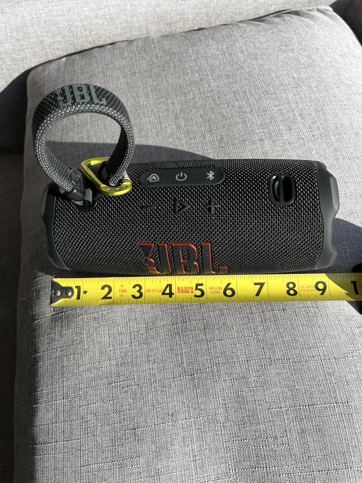 Charge 6 - Portable Waterproof & Drop-Proof Bluetooth Speaker, Bold JBL Pro Sound & AI Sound Boost, 28Hrs Playtime, Built-in powerbank & Comes with a Sturdy/Removable Carrying Strap (Black/Teal) customer photo 2