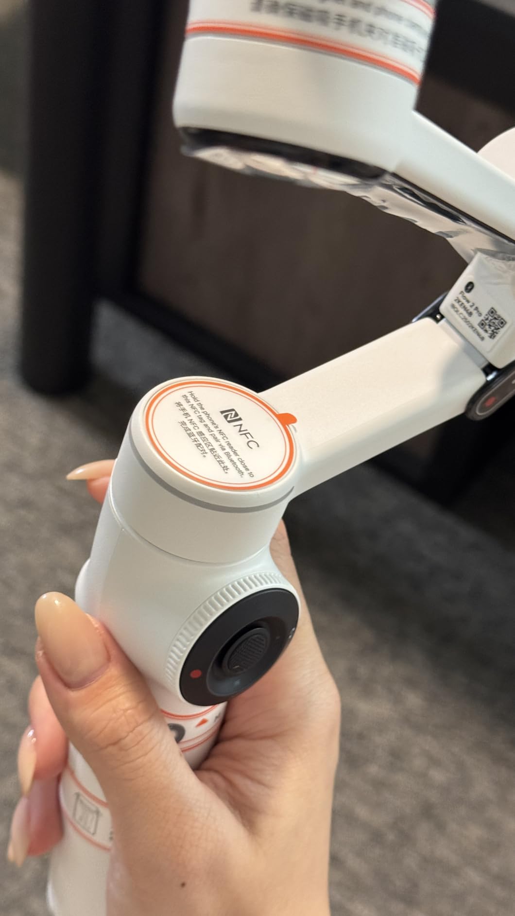 Insta360 Flow 2 Pro Creator Bundle White - Foldable AI Phone Gimbal, Apple DockKit, 360º Pan Tracking, Free Tilt Mode, Built-In Tripod/Selfie Stick, Portable Vlog/Travel Stabilizer, Spotlight, MagSafe - Customer Photo 1