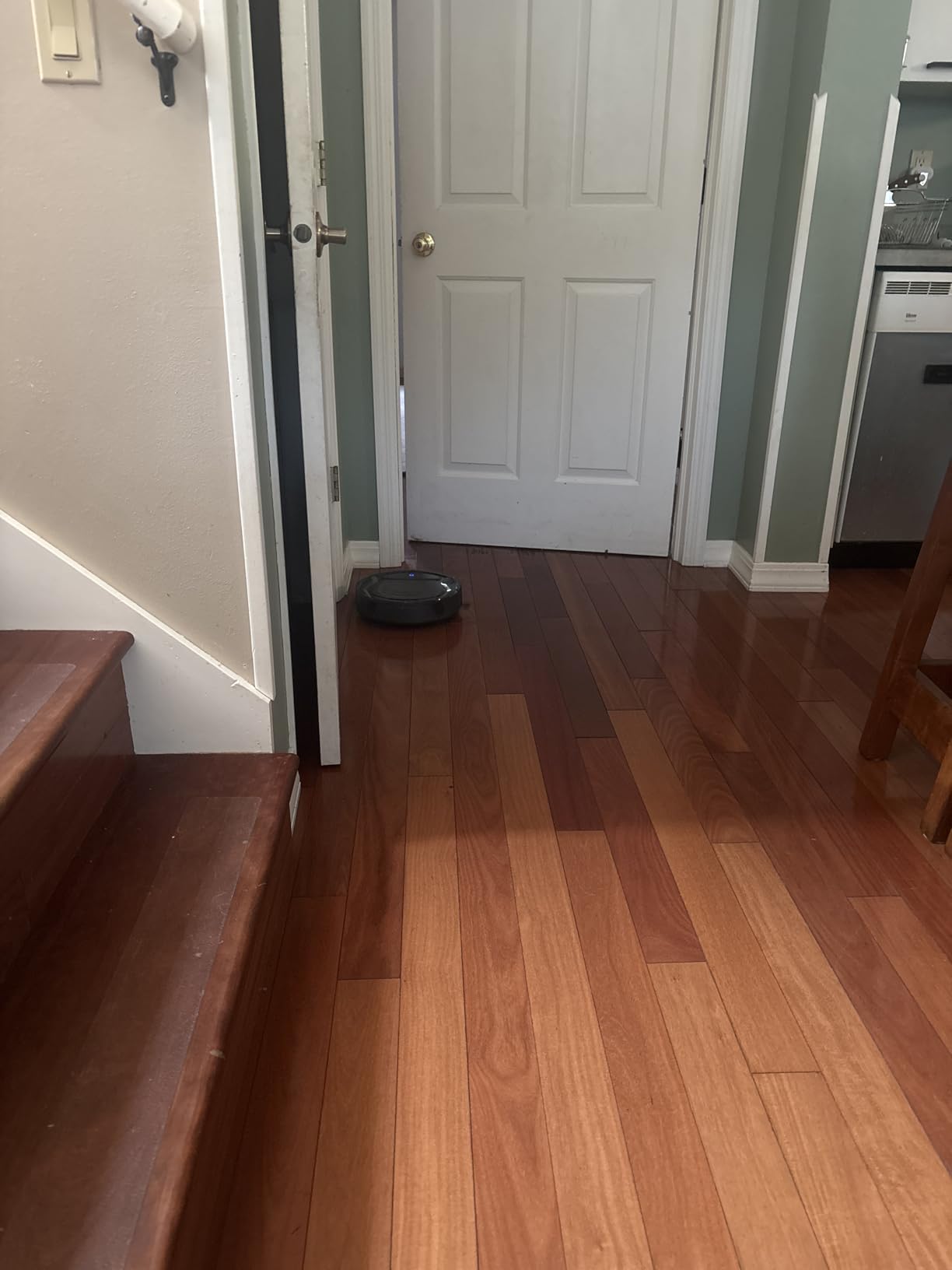 Lefant M210P Robot Vacuum Cleaner, 4000pa Suction, 200 Mins Runtime, Super Thin, Quiet, Self-Charging, Ideal for Pet Owners, Multi Surface Cleaning, APP/WiFi/Alexa Control, Gray - Customer Photo 1