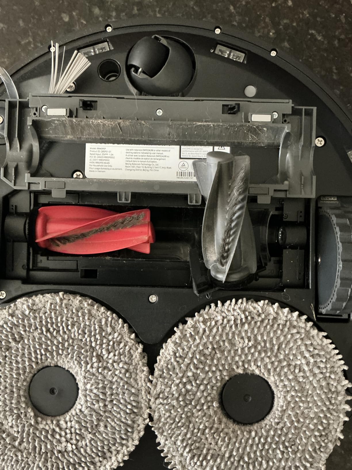 roborock Qrevo Series Robot Vacuum and Mop, 8000Pa Suction, Upgraded from Qrevo S, Anti-Tangle Brushes, Smart Obstacle Avoidance, Auto Mop Washing, All-in-One Dock, 200RPM Spinning Mops, Black(QV 35A) - Customer Photo 1