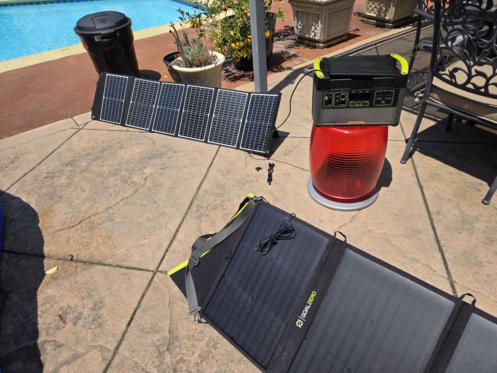 Ecosonique 200W Portable Solar Panel for Power Stations, Foldable & Lightweight with Kickstand, USB-C PD3.0 & USB-A QC3.0, MC4 & Multi-Output for Solar Generators, RVs, Camping, and Outdoor Use - Customer Photo 4